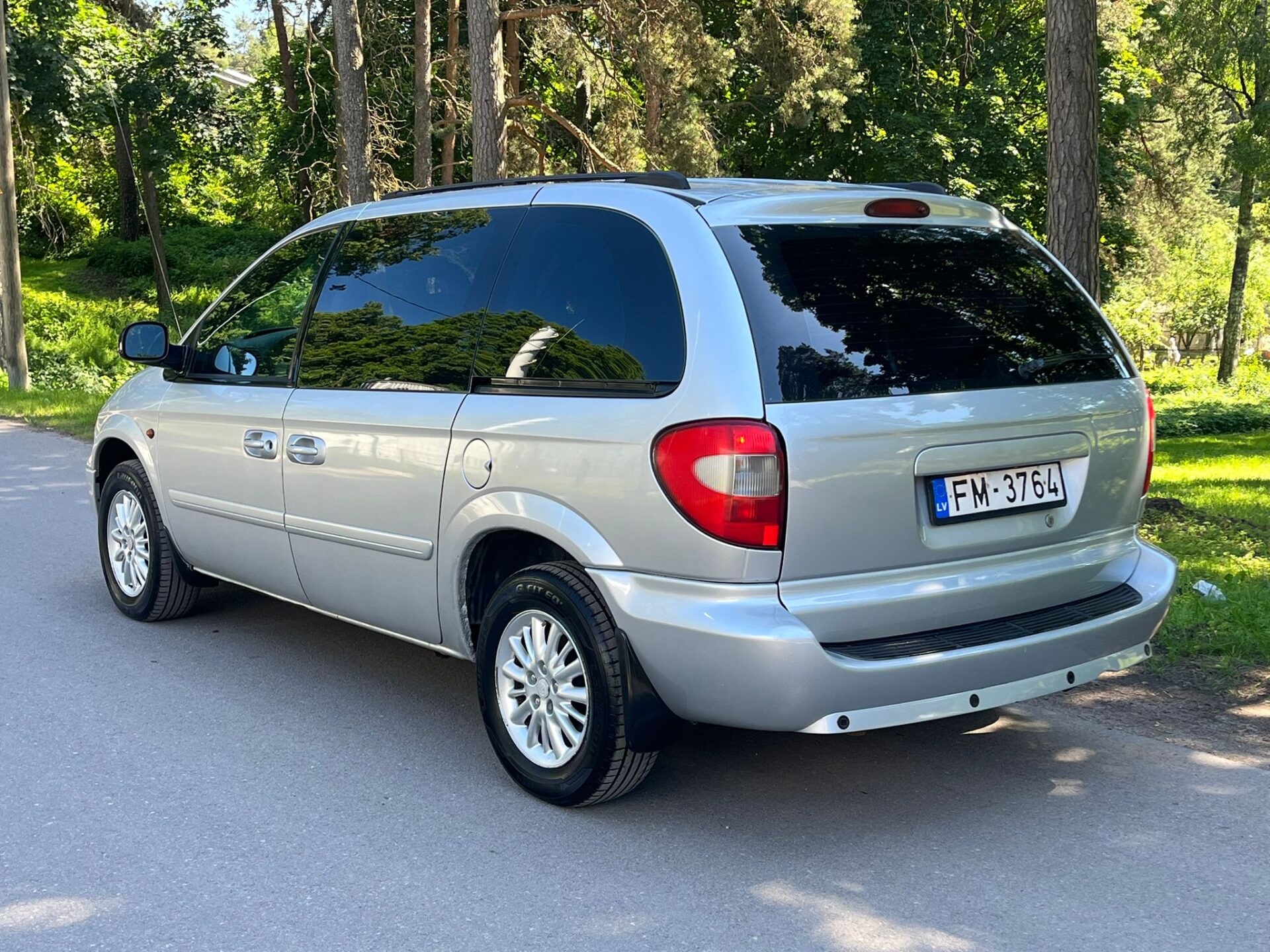 CHRYSLER VOYAGER 7-VIETAS