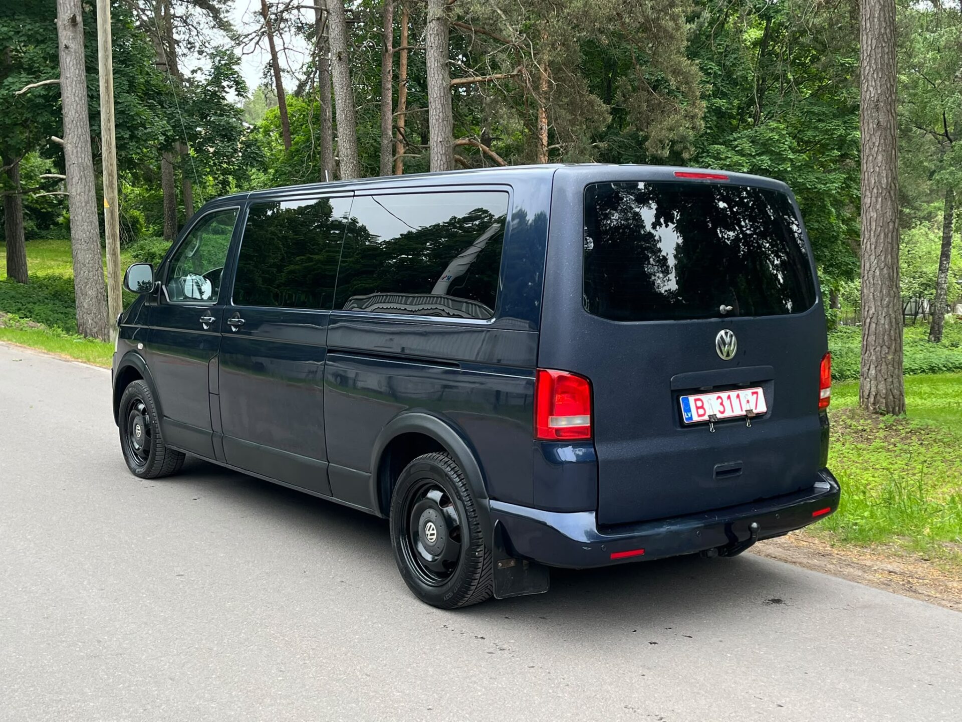 VW CARAVELLE 9-VIETAS