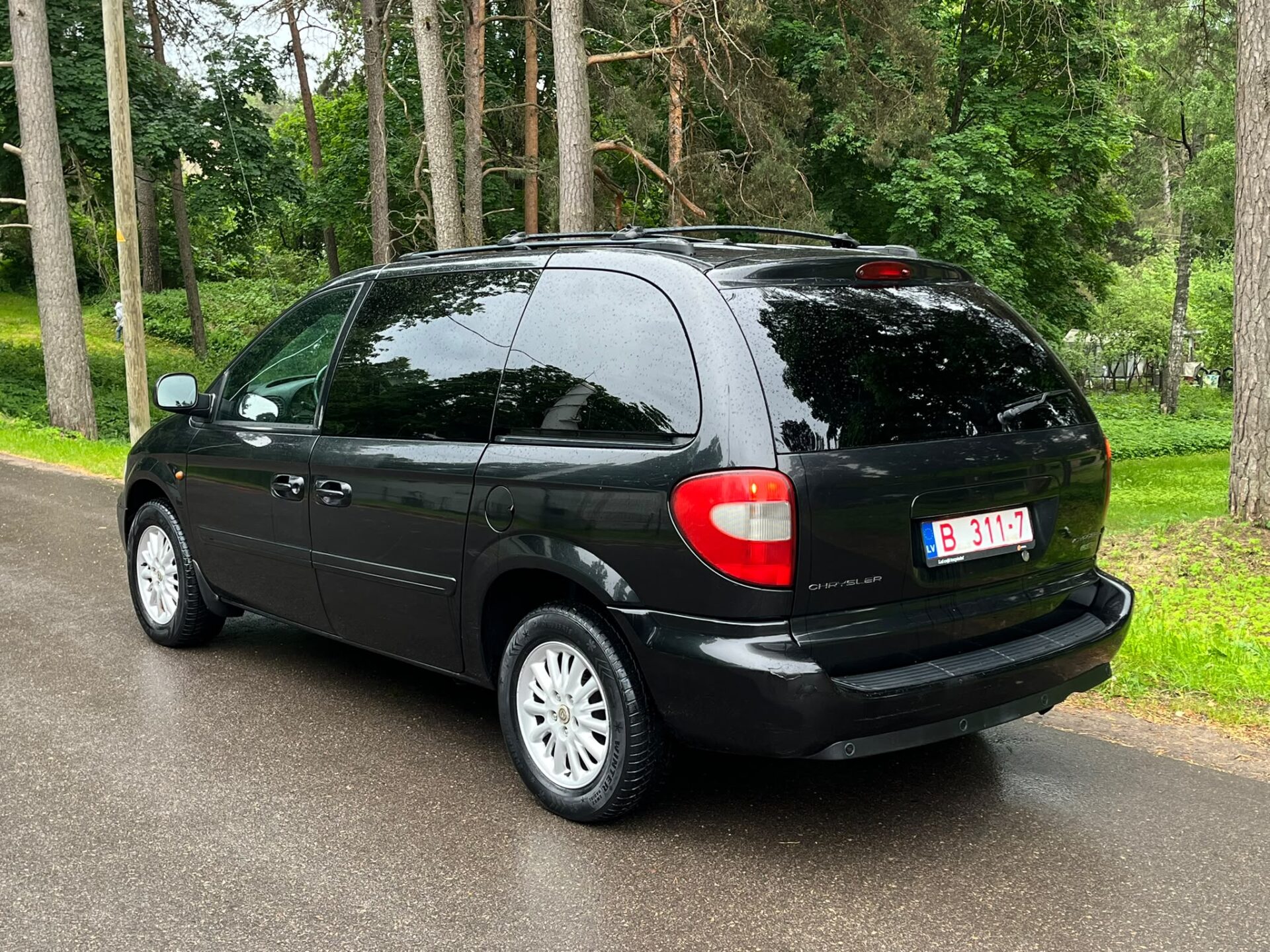 CHRYSLER VOYAGER 7-VIETAS LIMITED EDITION