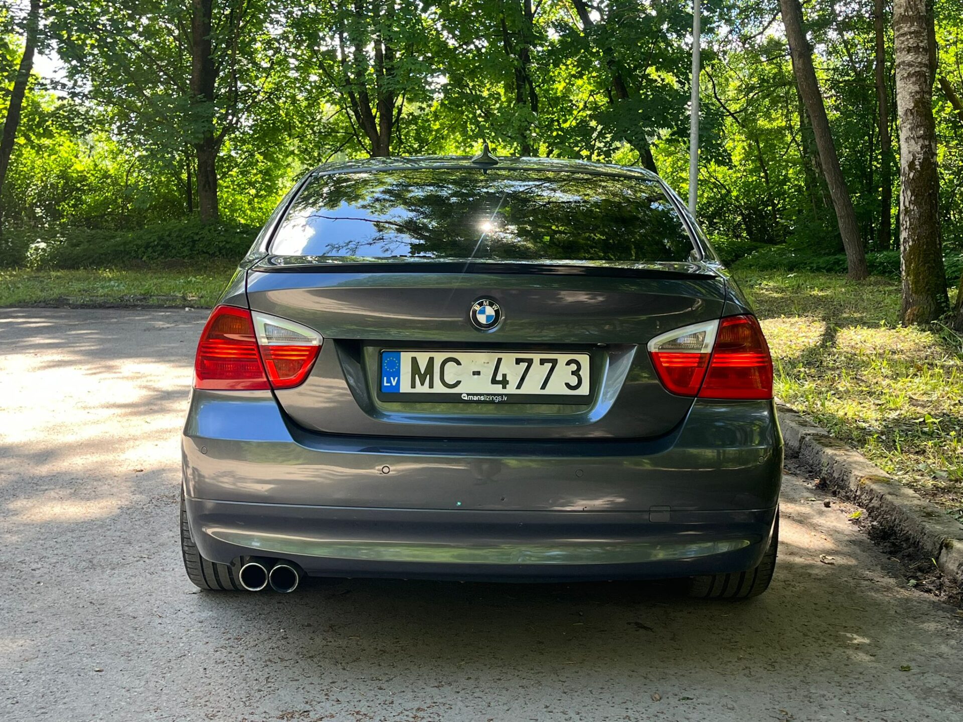 BMW 330 E90