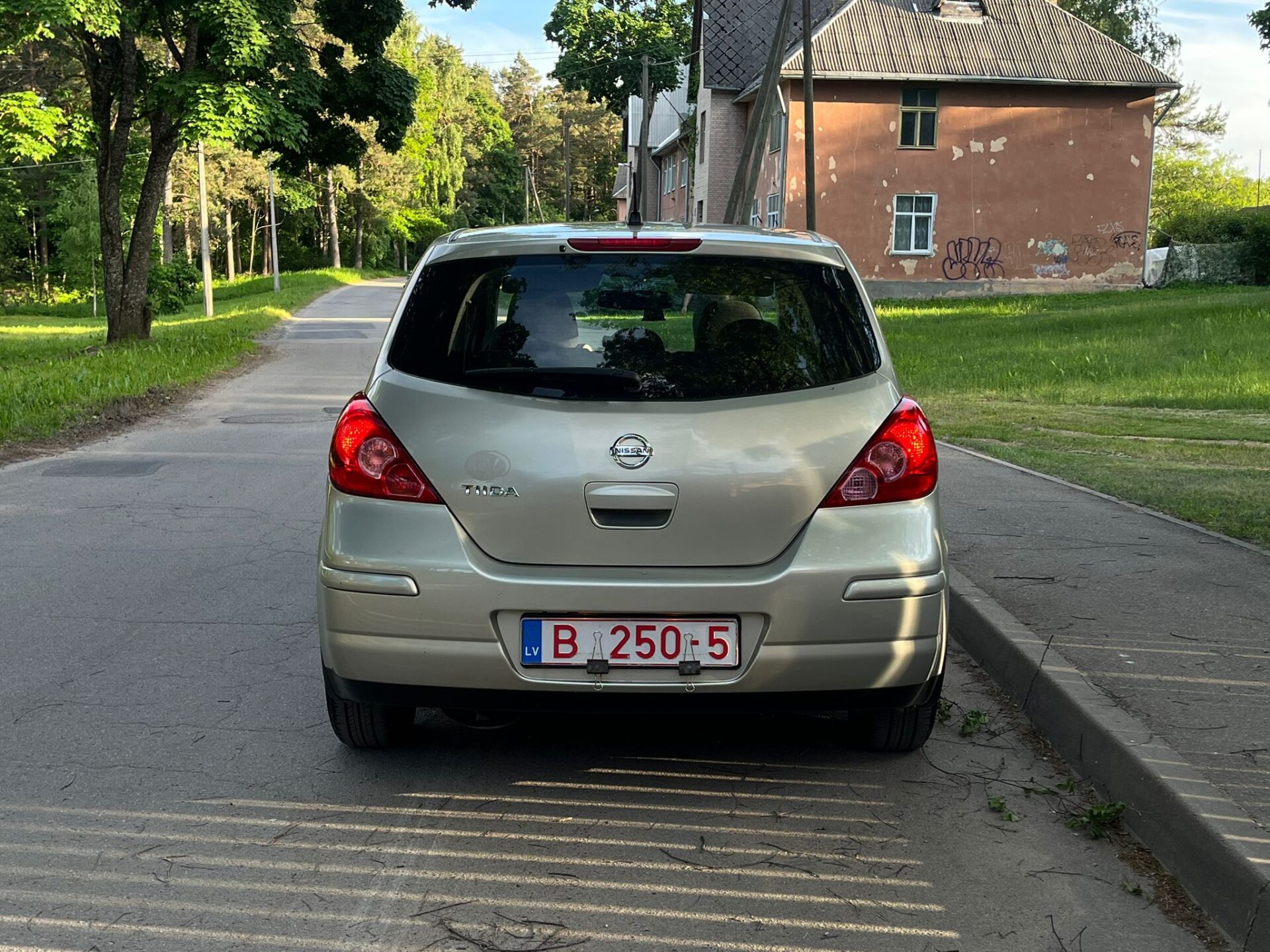 NISSAN TIIDA