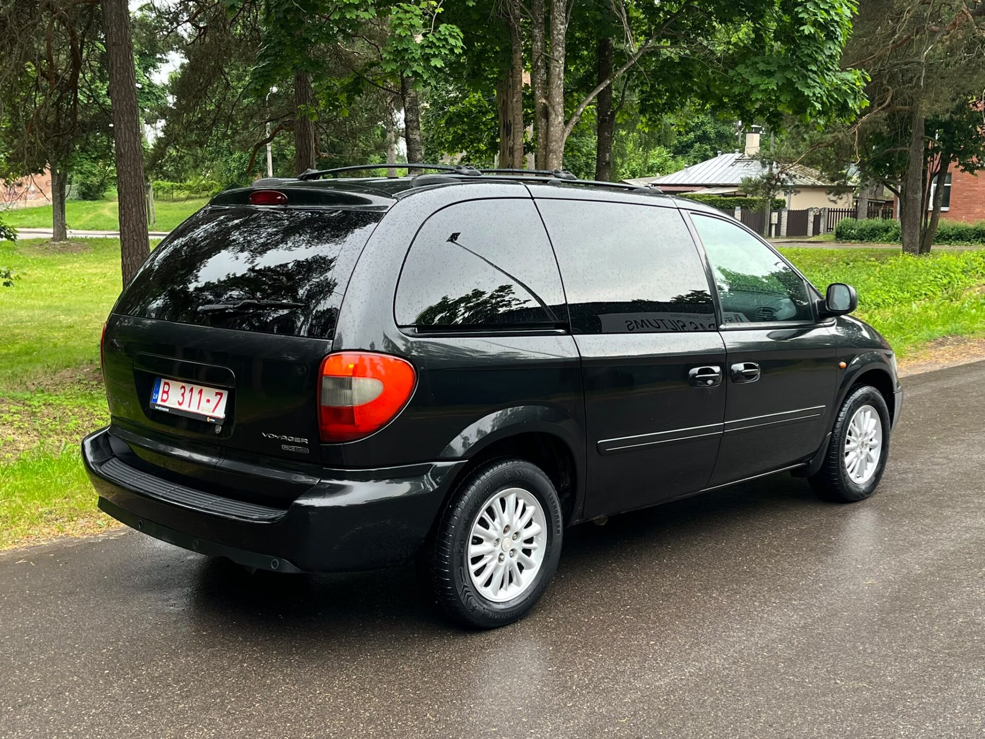 CHRYSLER VOYAGER 7-VIETAS LIMITED EDITION