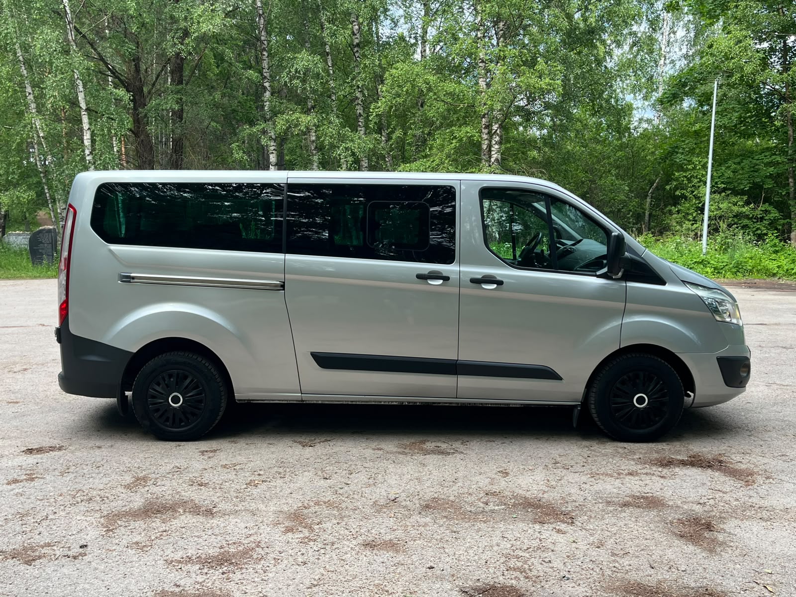 FORD TRANSIT CUSTOM 8-VIETAS
