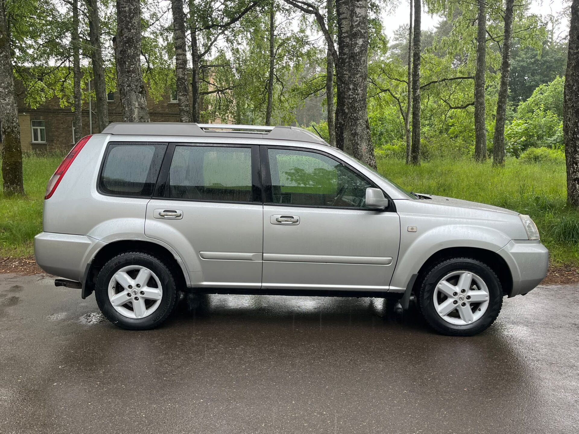 NISSAN X-TRAIL
