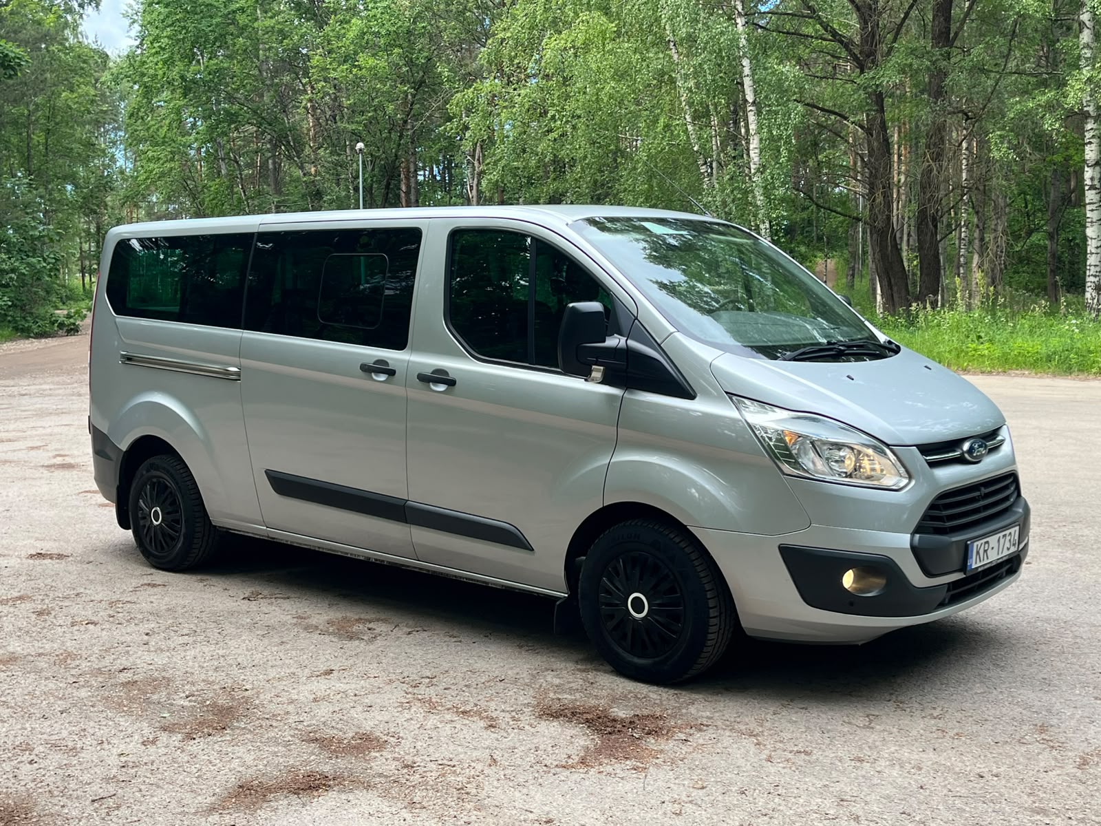 FORD TRANSIT CUSTOM 8-VIETAS