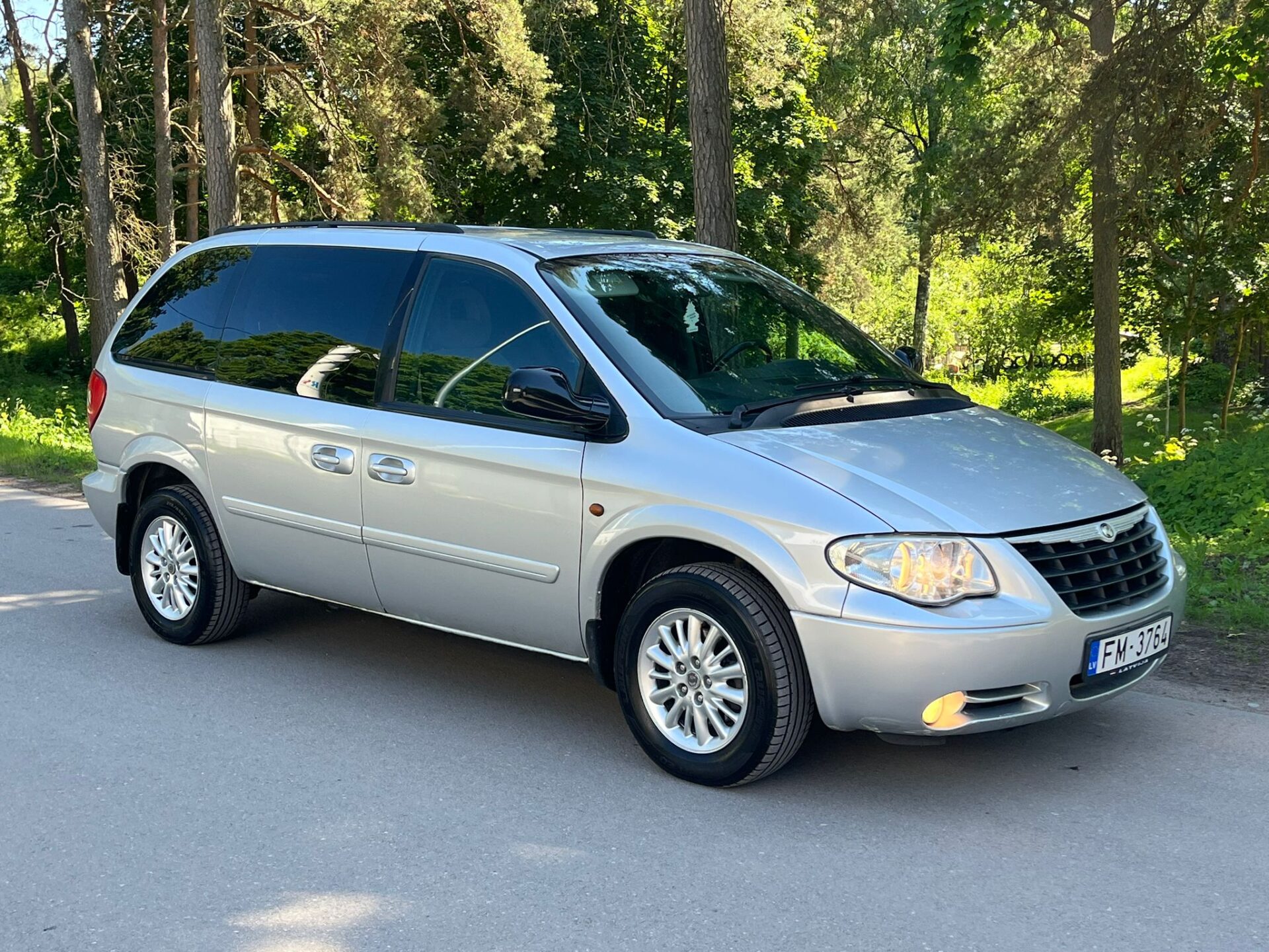 CHRYSLER VOYAGER 7-VIETAS