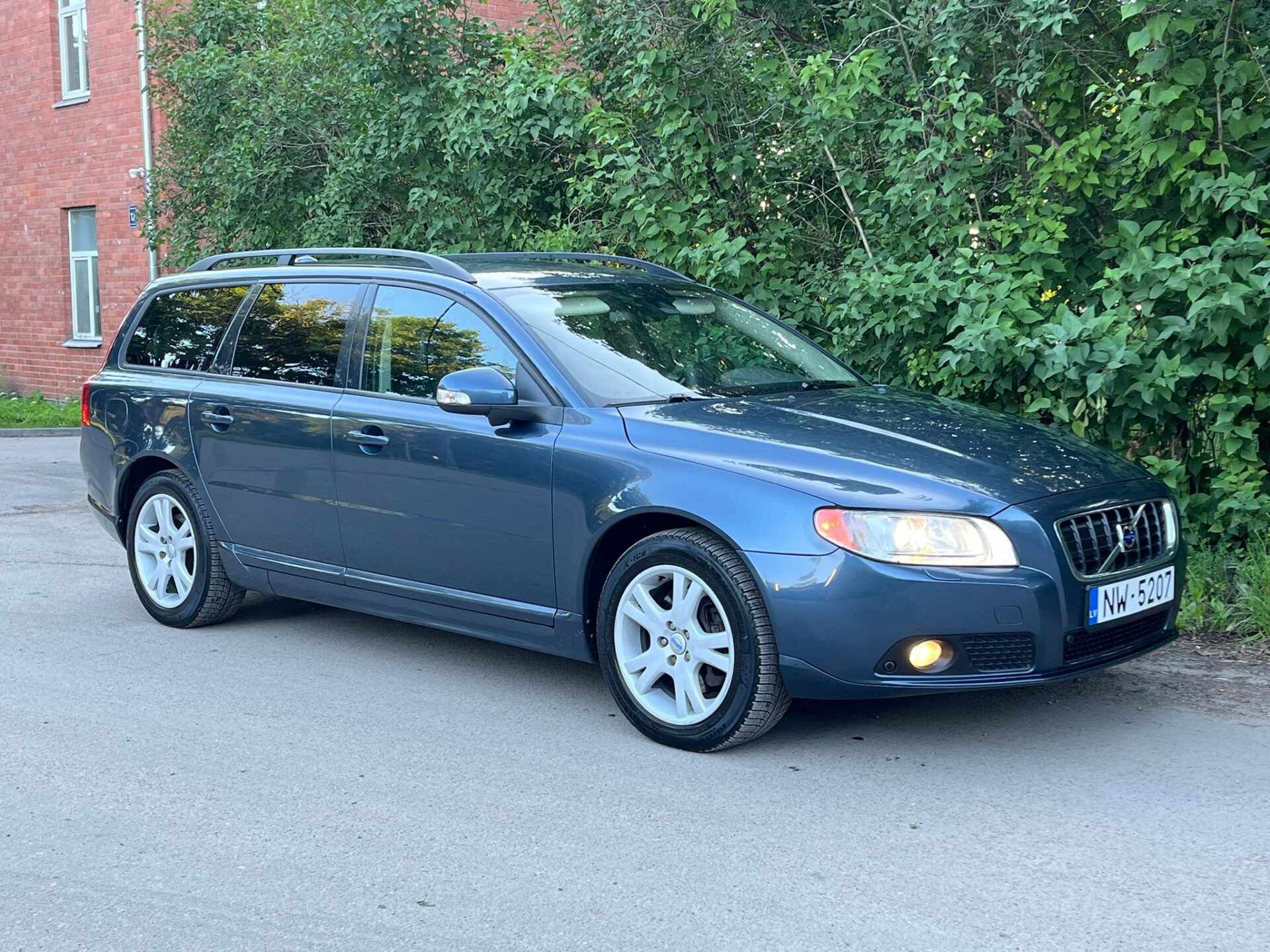VOLVO V70 SUMMUM