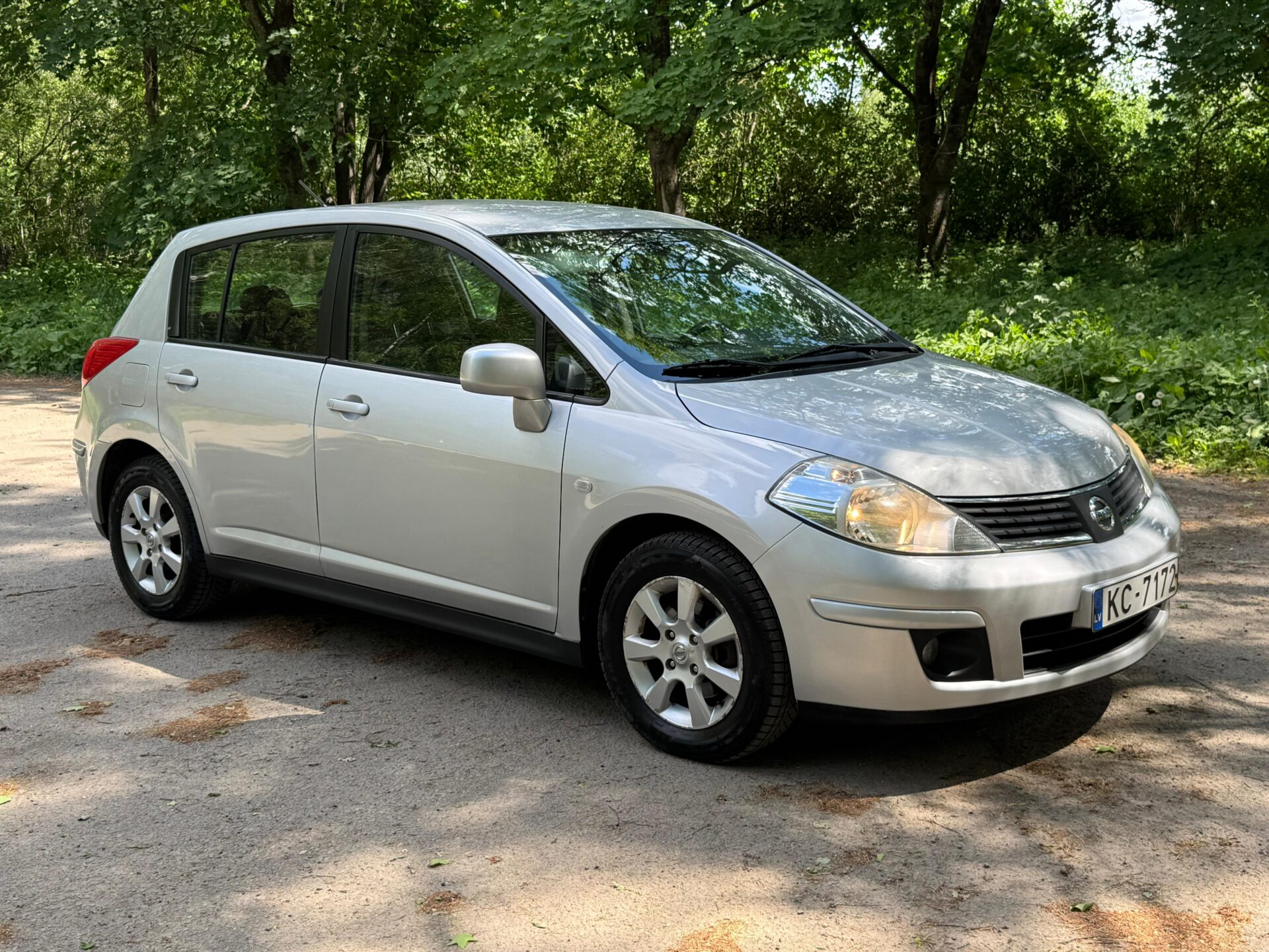 NISSAN TIIDA