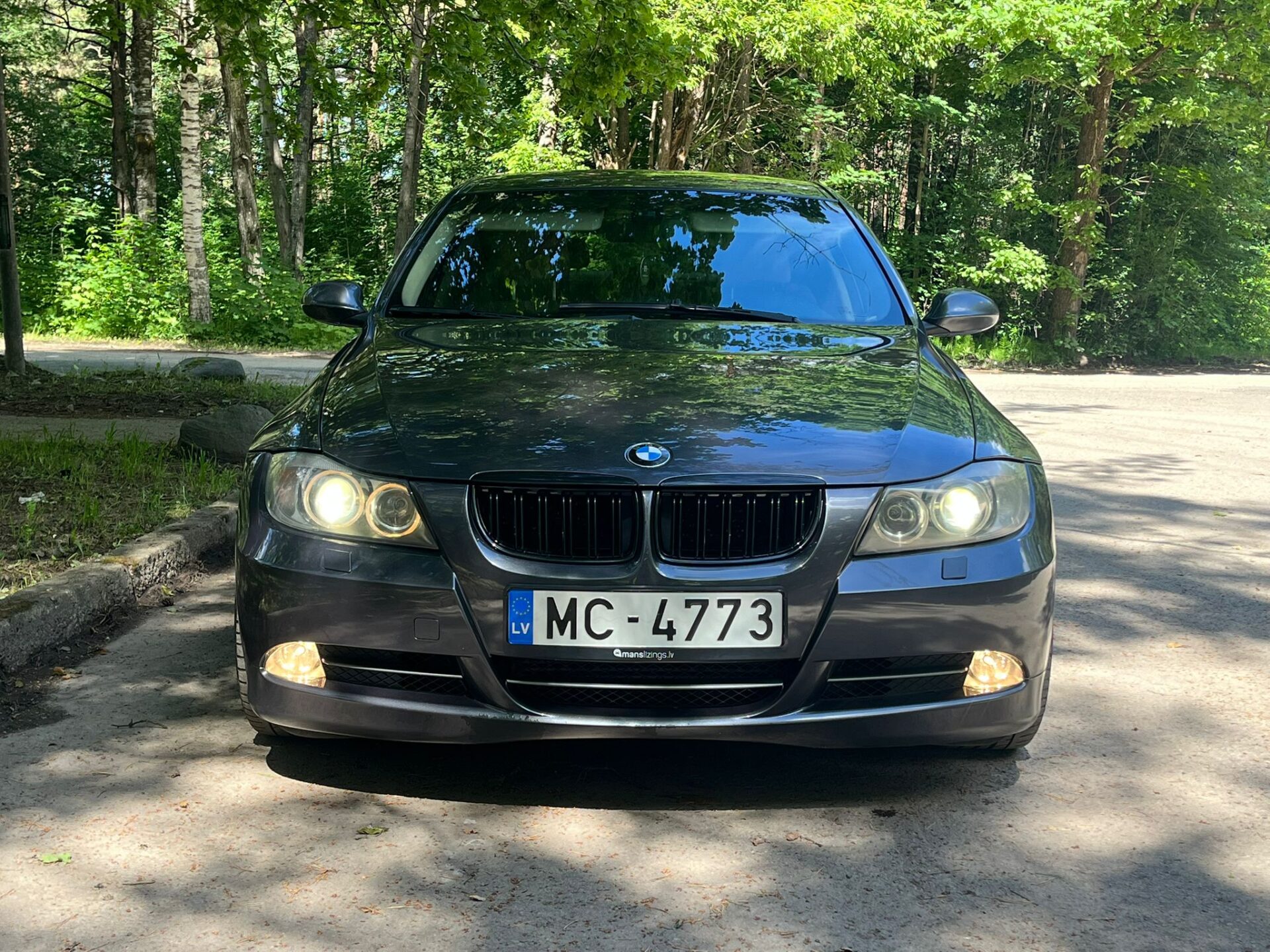 BMW 330 E90