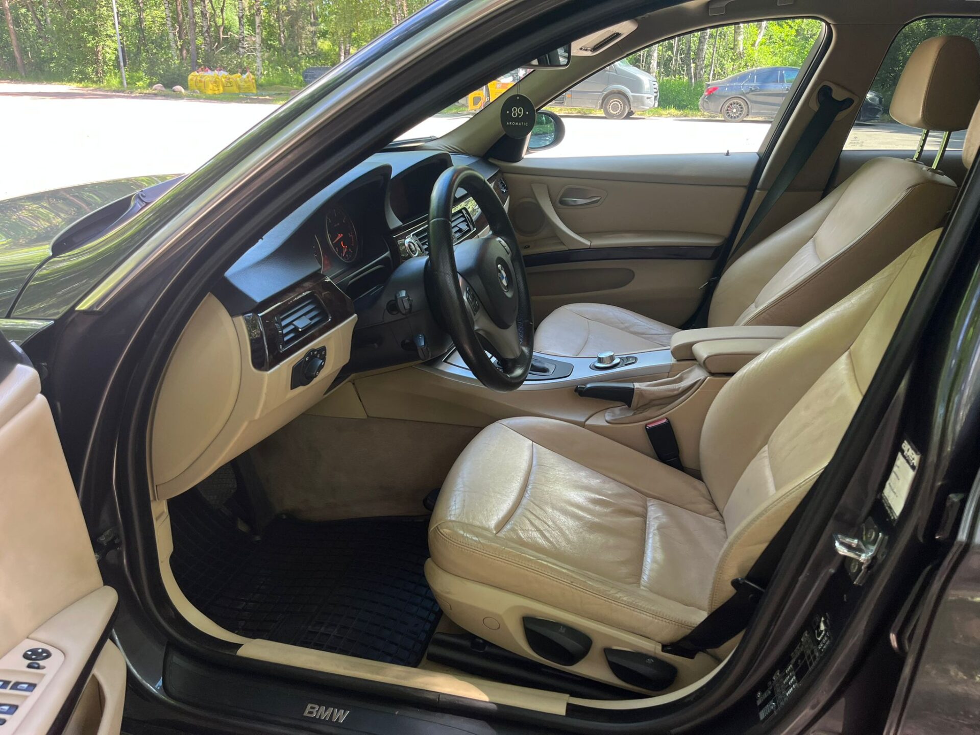 BMW 330 E90