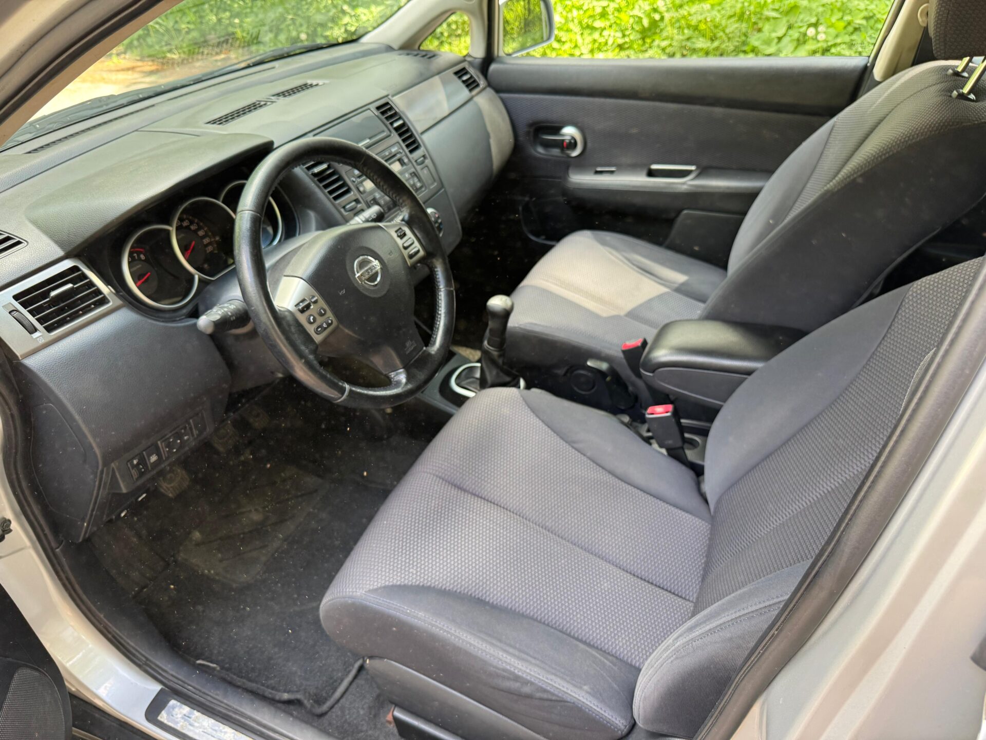 NISSAN TIIDA