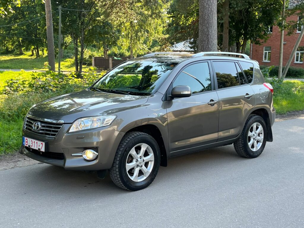TOYOTA RAV4