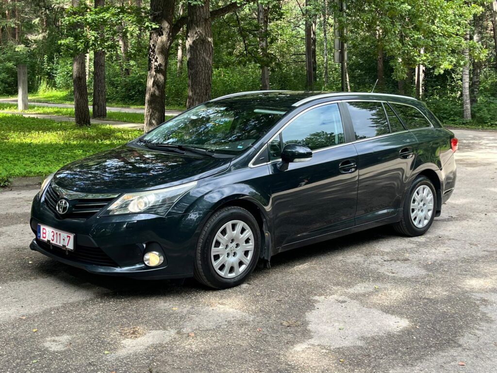 TOYOTA AVENSIS