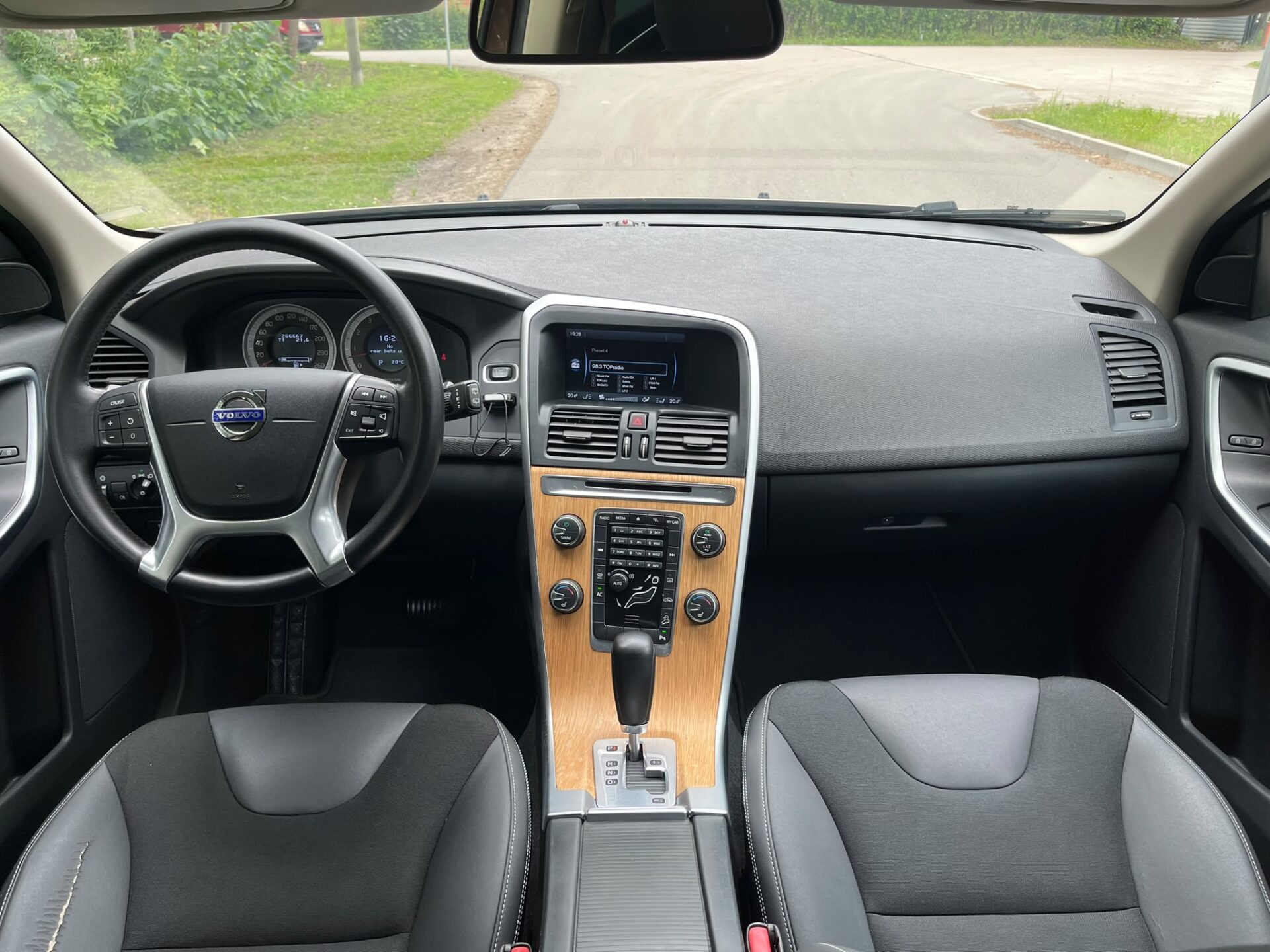 VOLVO XC60