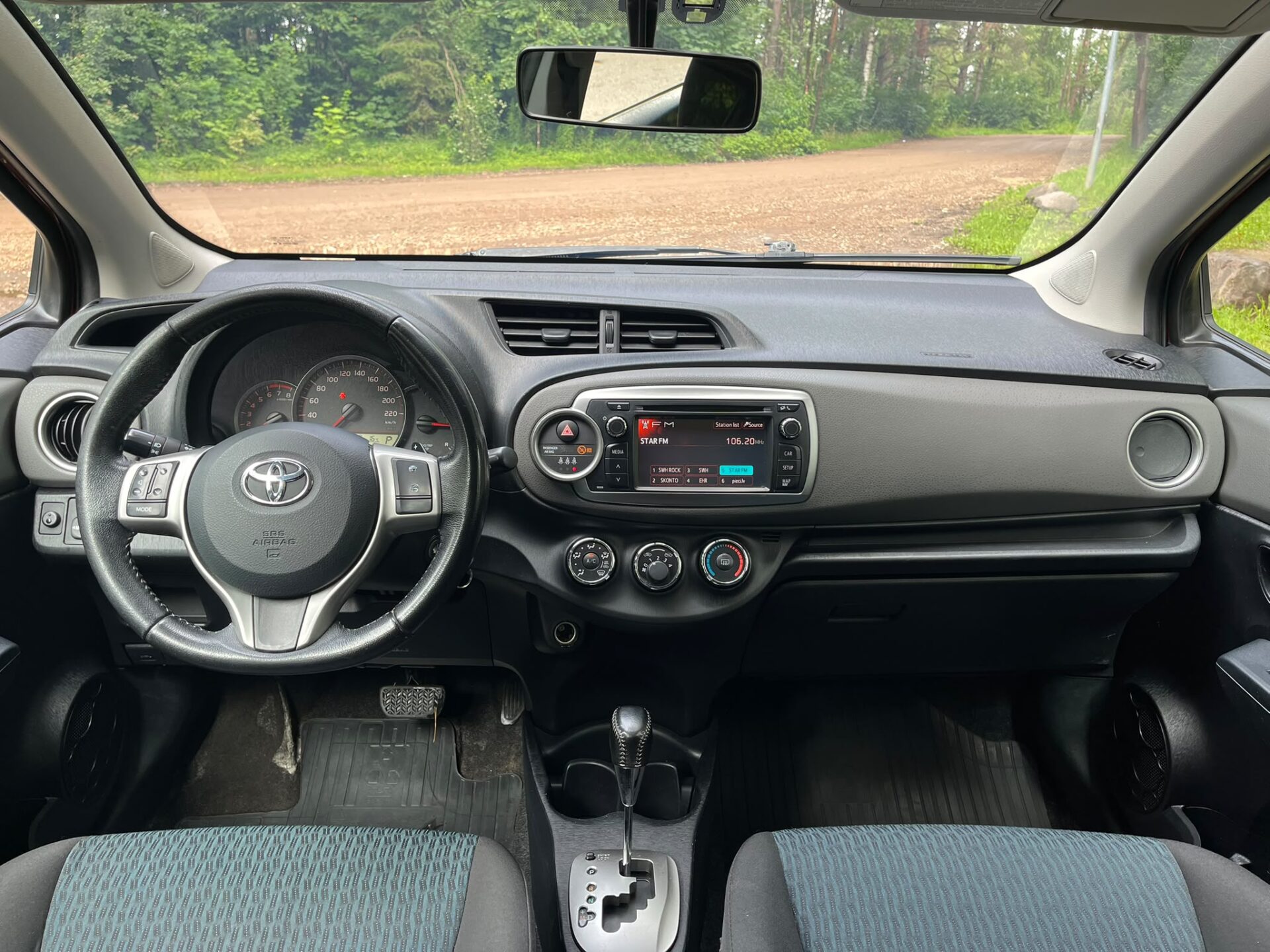 TOYOTA YARIS