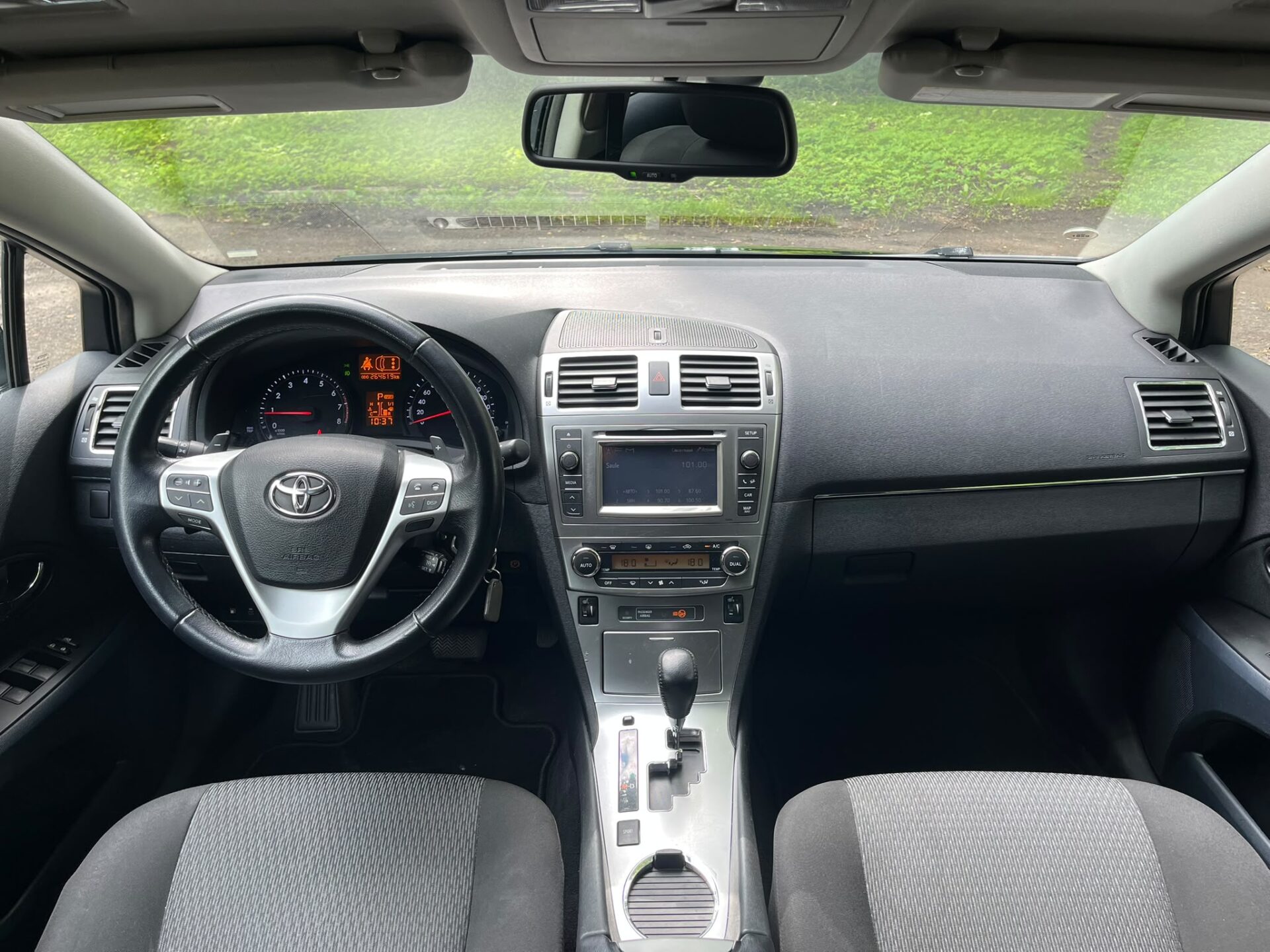 TOYOTA AVENSIS