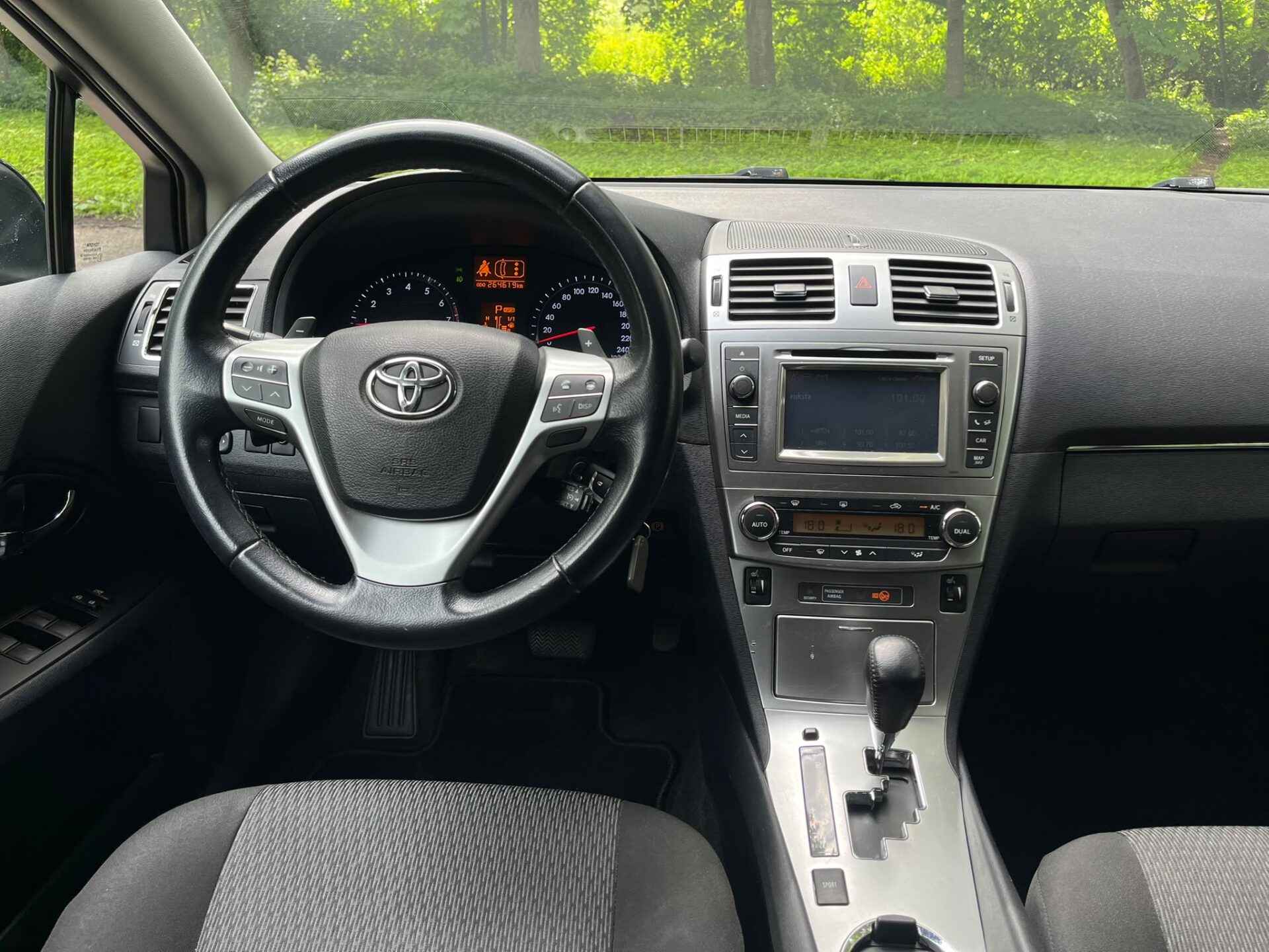 TOYOTA AVENSIS