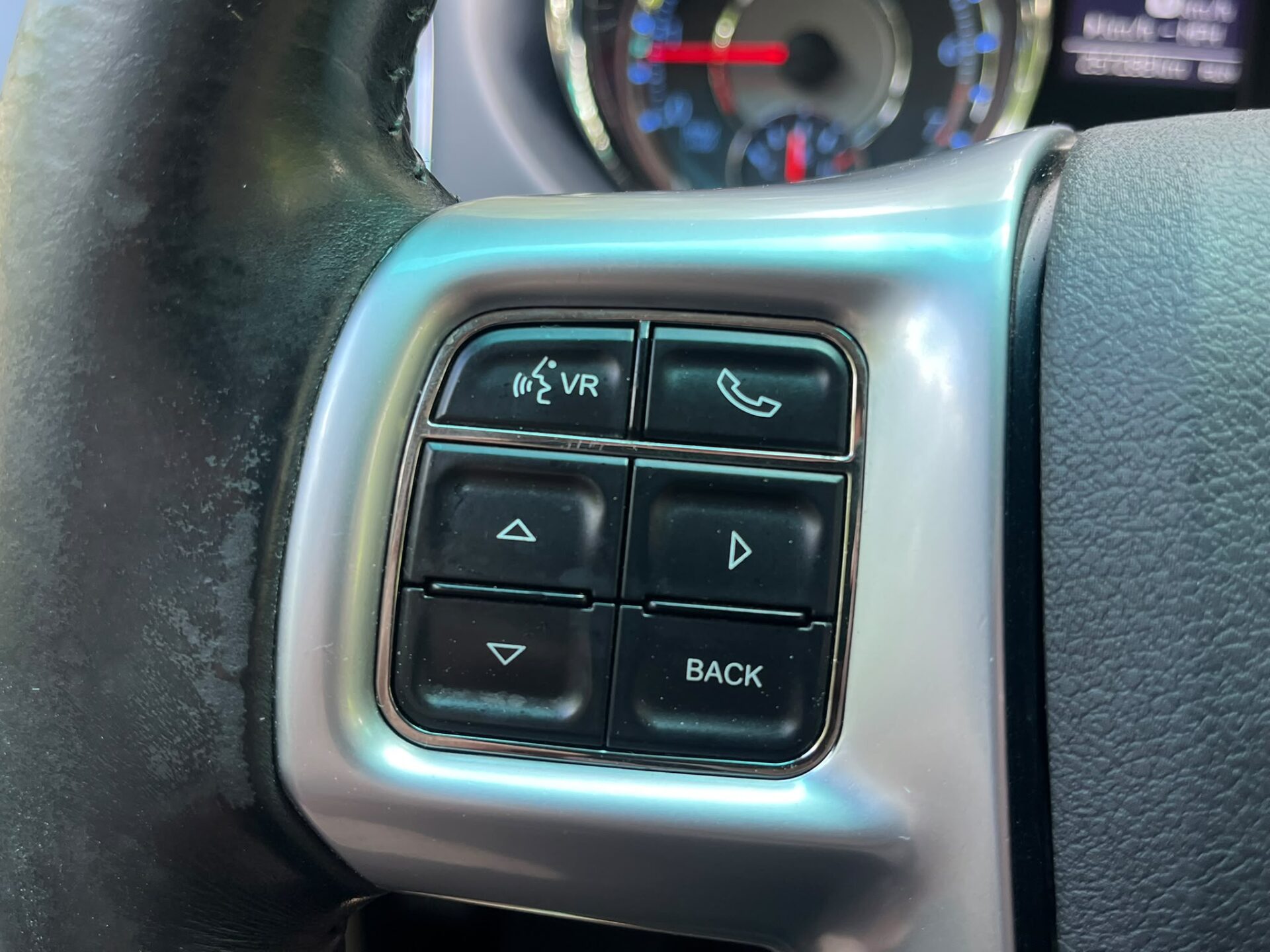 CHRYSLER TOWN & COUNTRY 7-VIETAS
