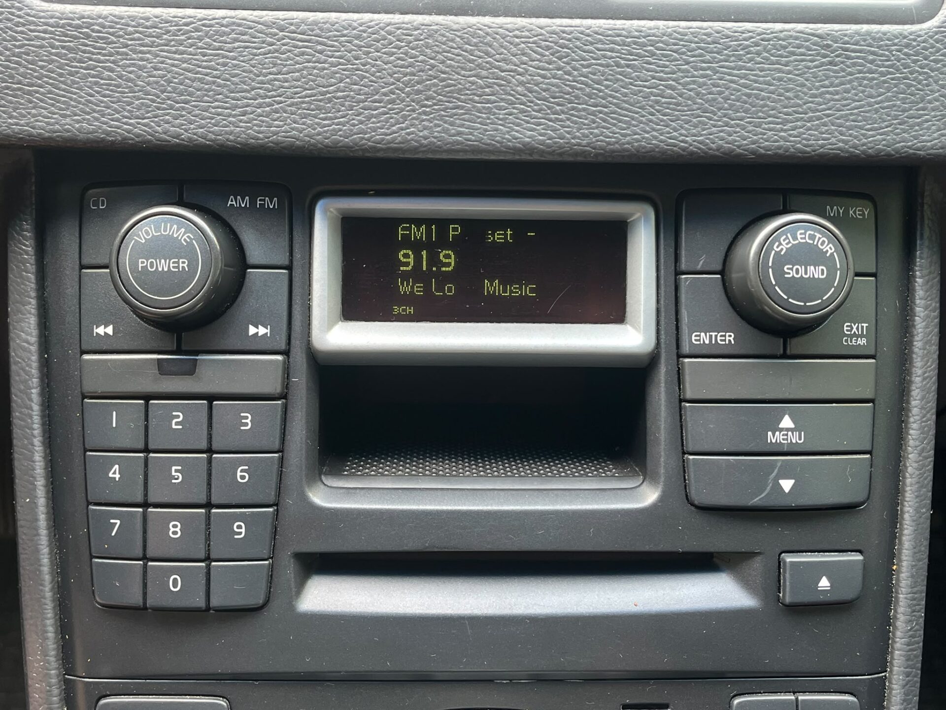 VOLVO XC90 7-VIETAS