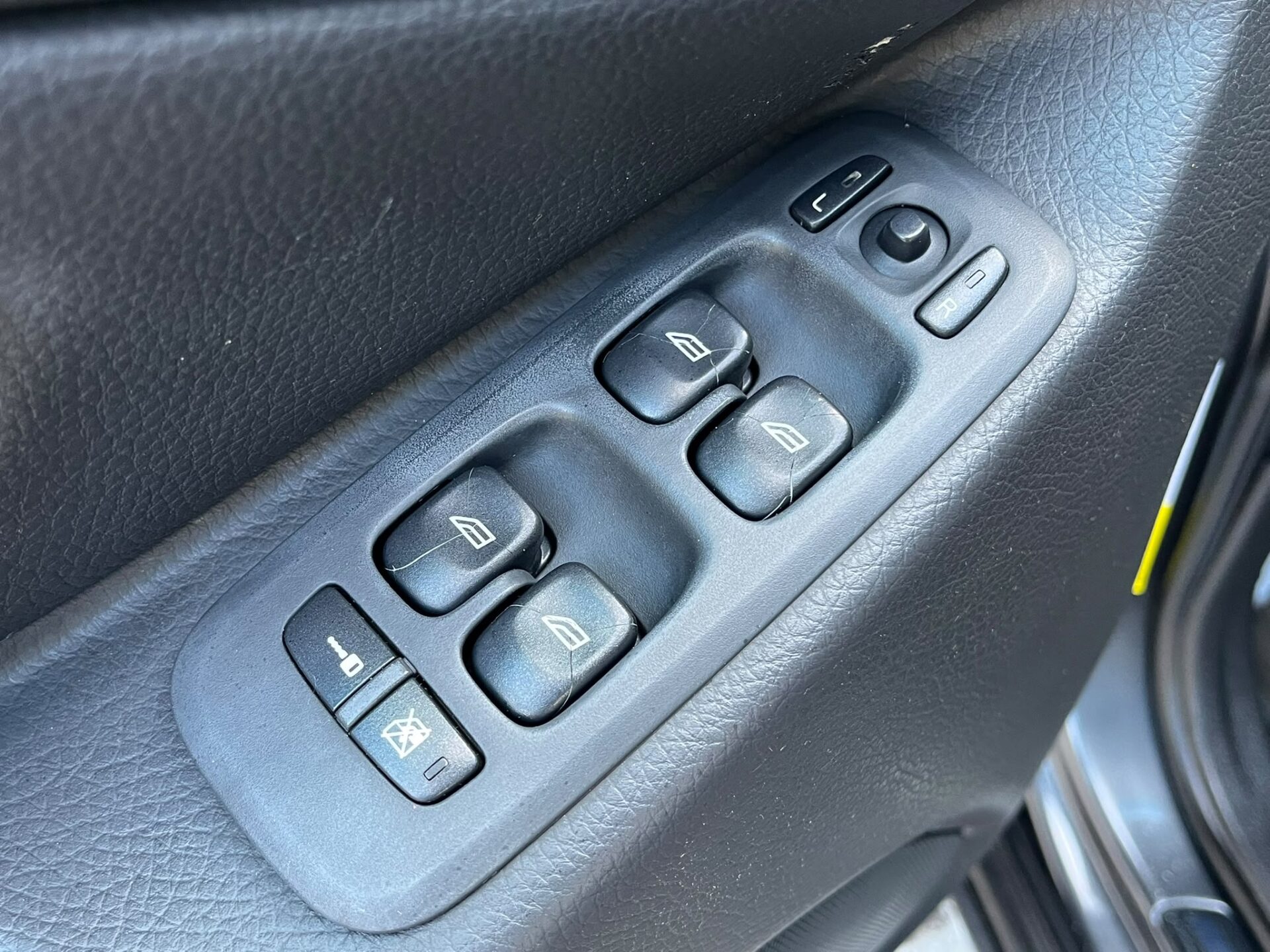 VOLVO XC90 7-VIETAS