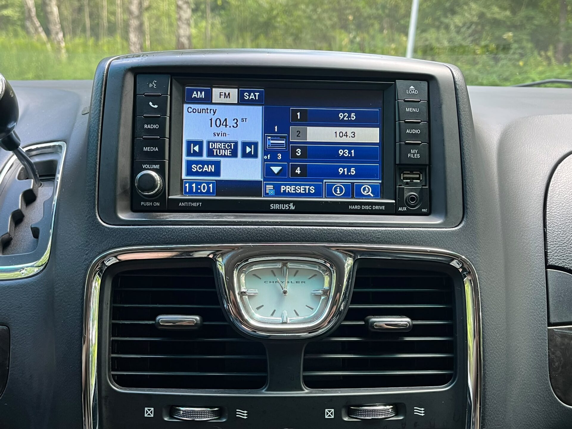 CHRYSLER TOWN & COUNTRY 7-VIETAS