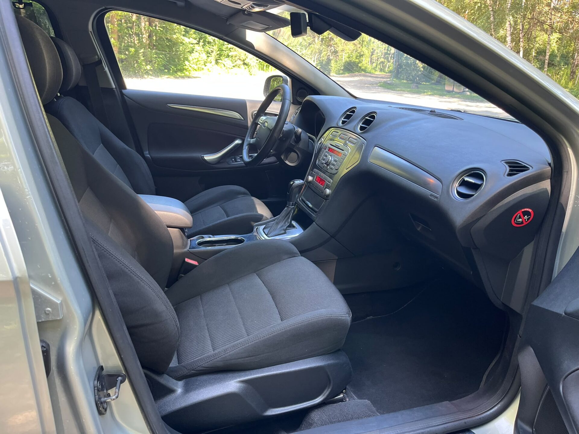 FORD MONDEO