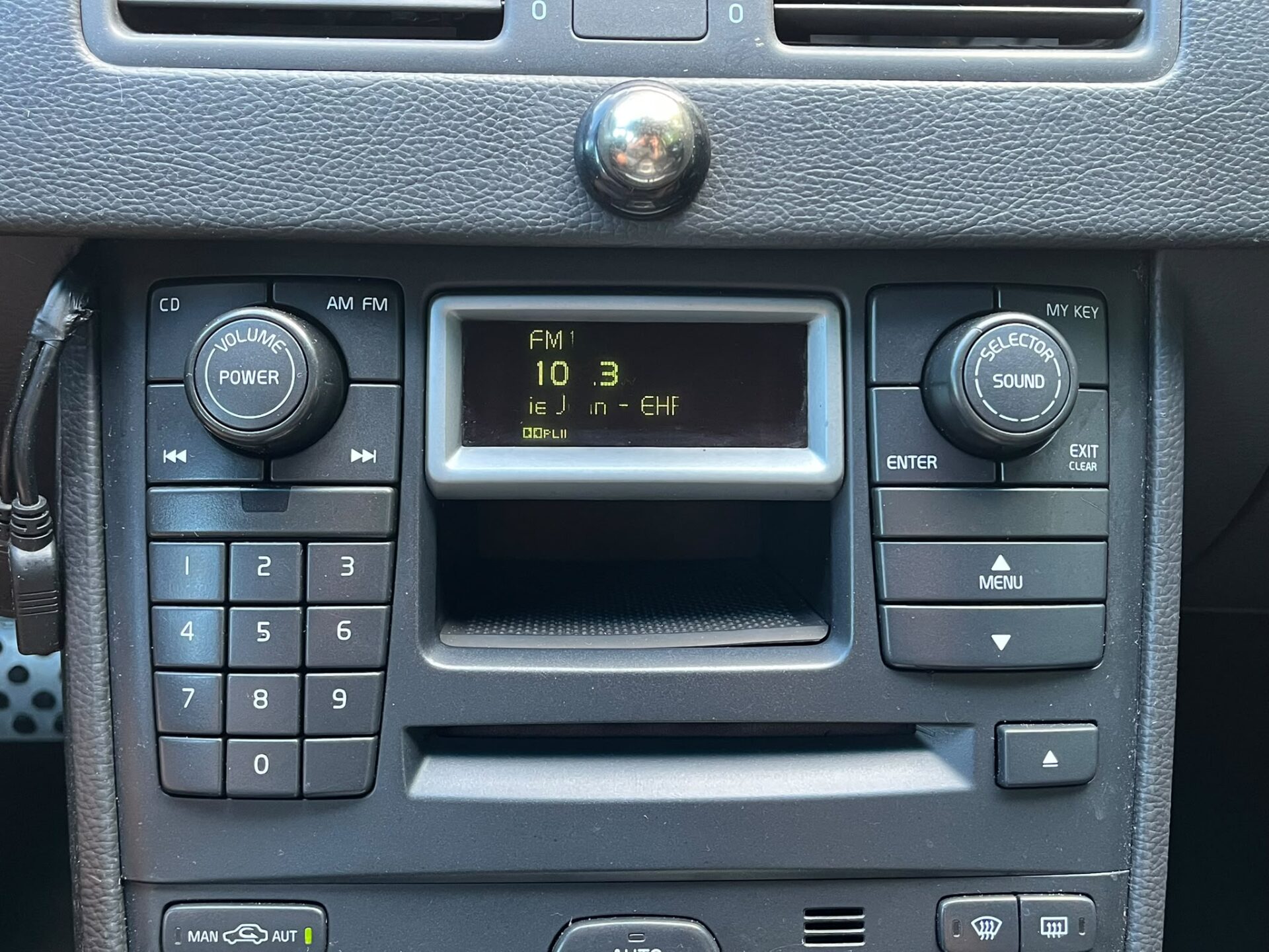 VOLVO XC90 7-VIETAS