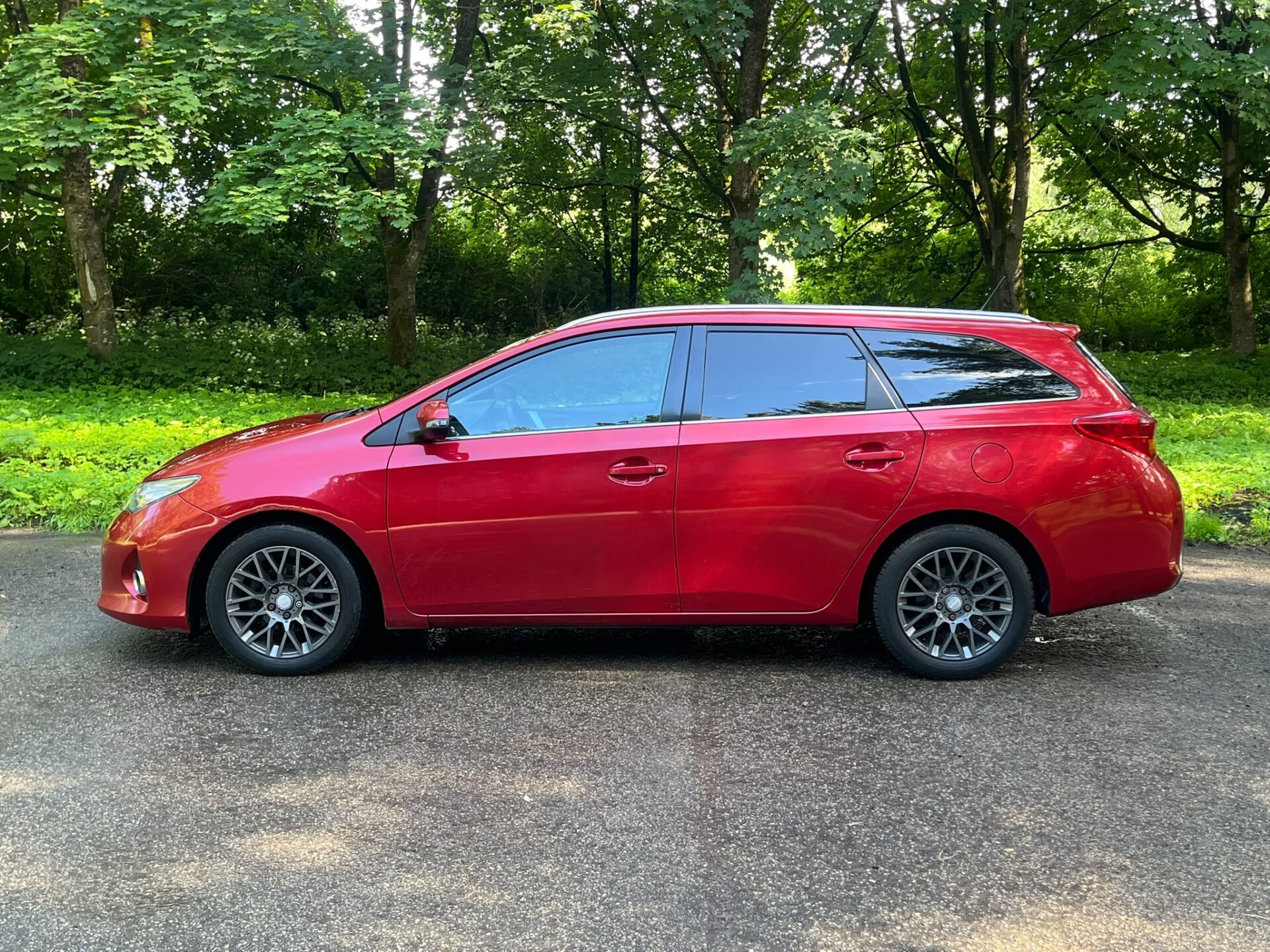 TOYOTA AURIS