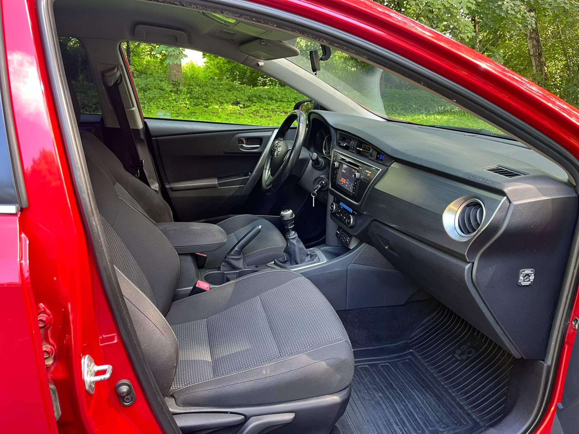 TOYOTA AURIS