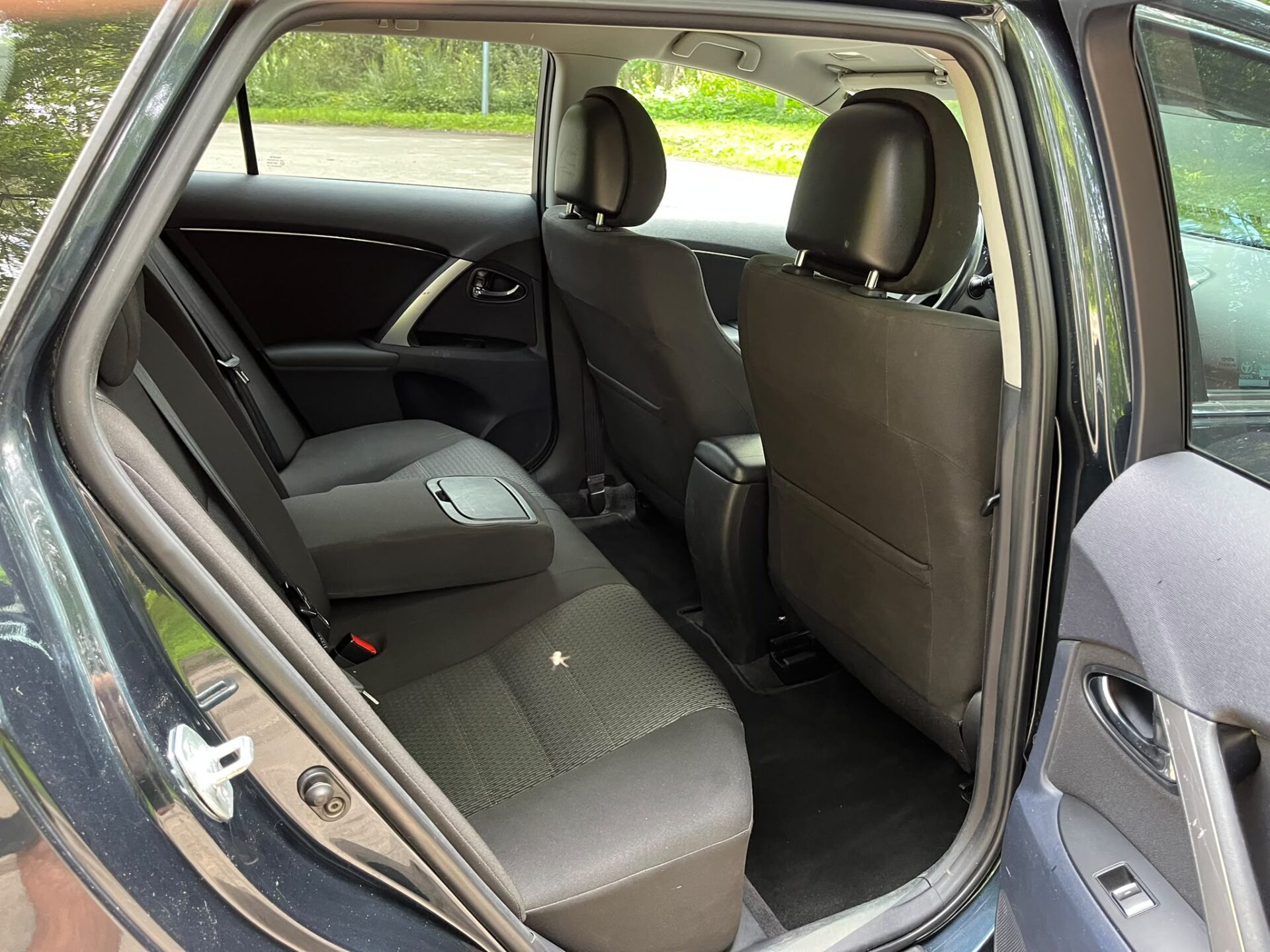 TOYOTA AVENSIS