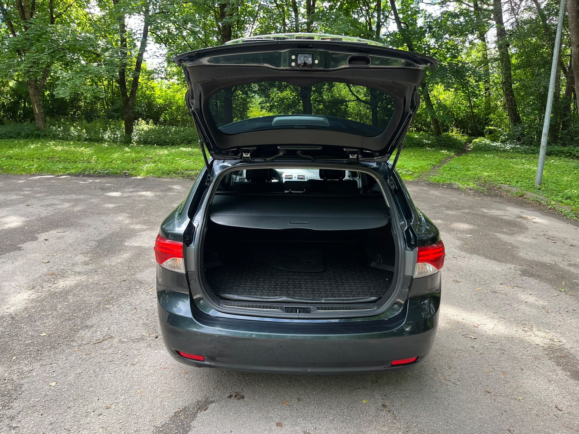 TOYOTA AVENSIS