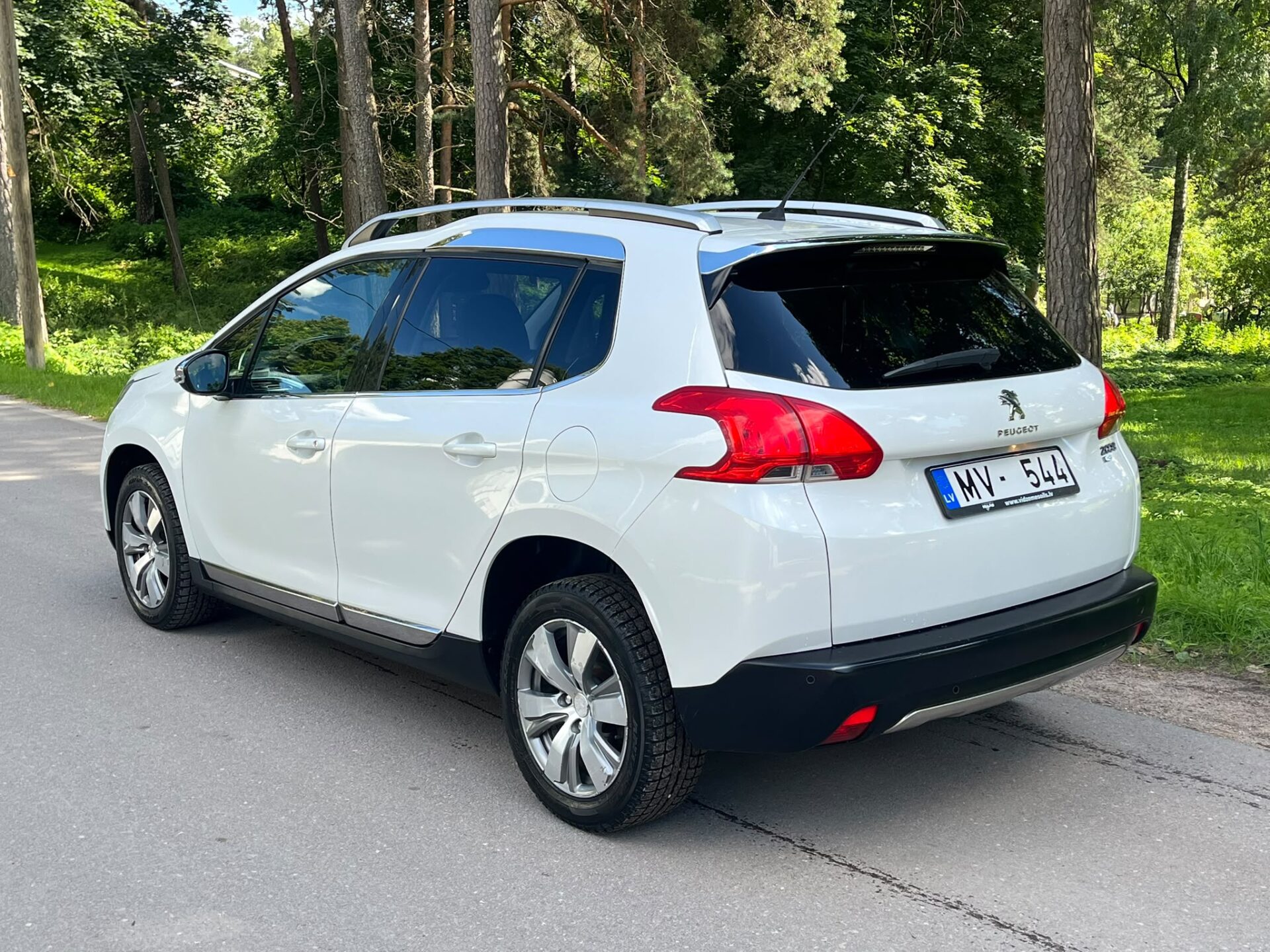 PEUGEOT 2008