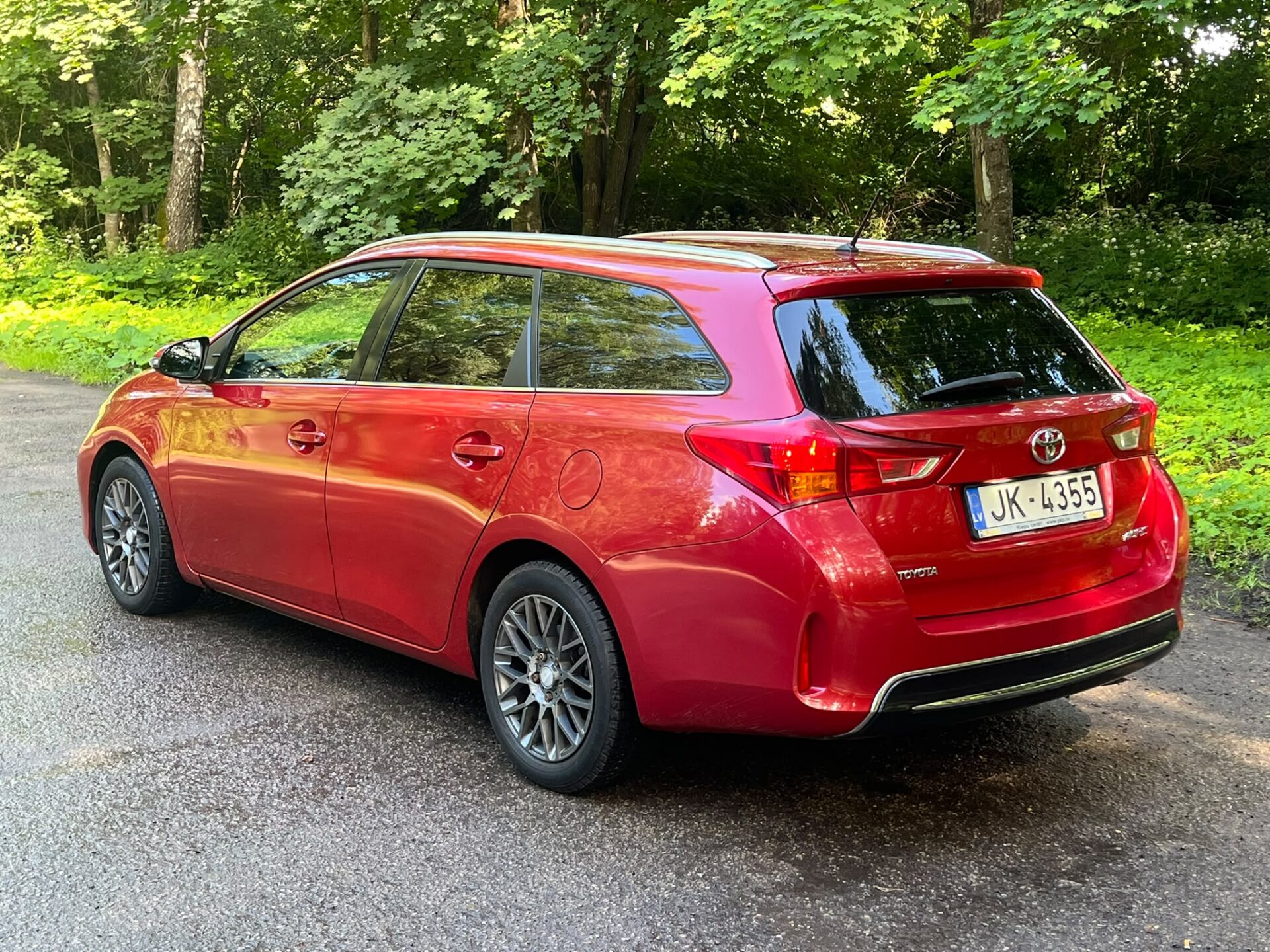 TOYOTA AURIS