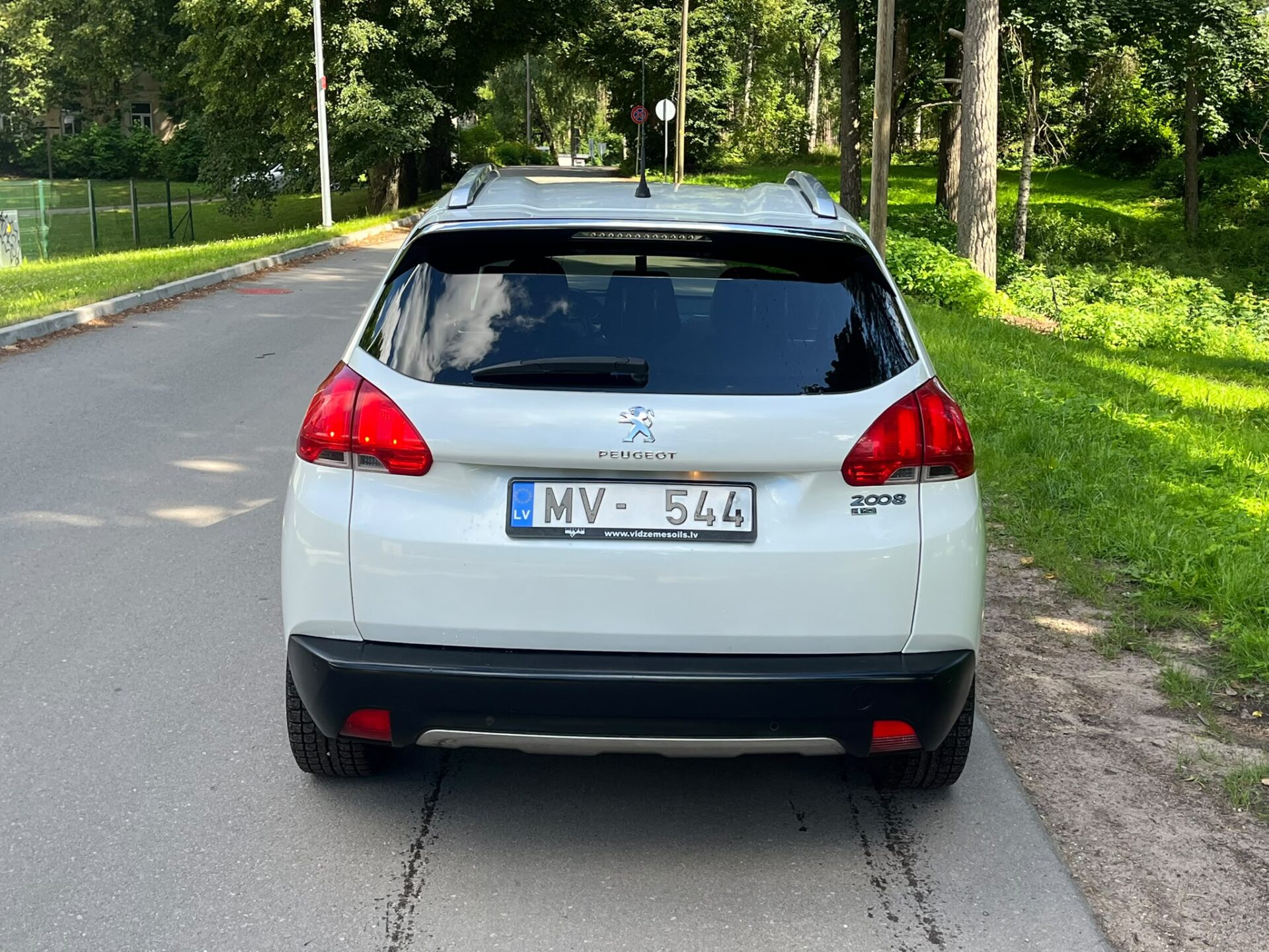 PEUGEOT 2008