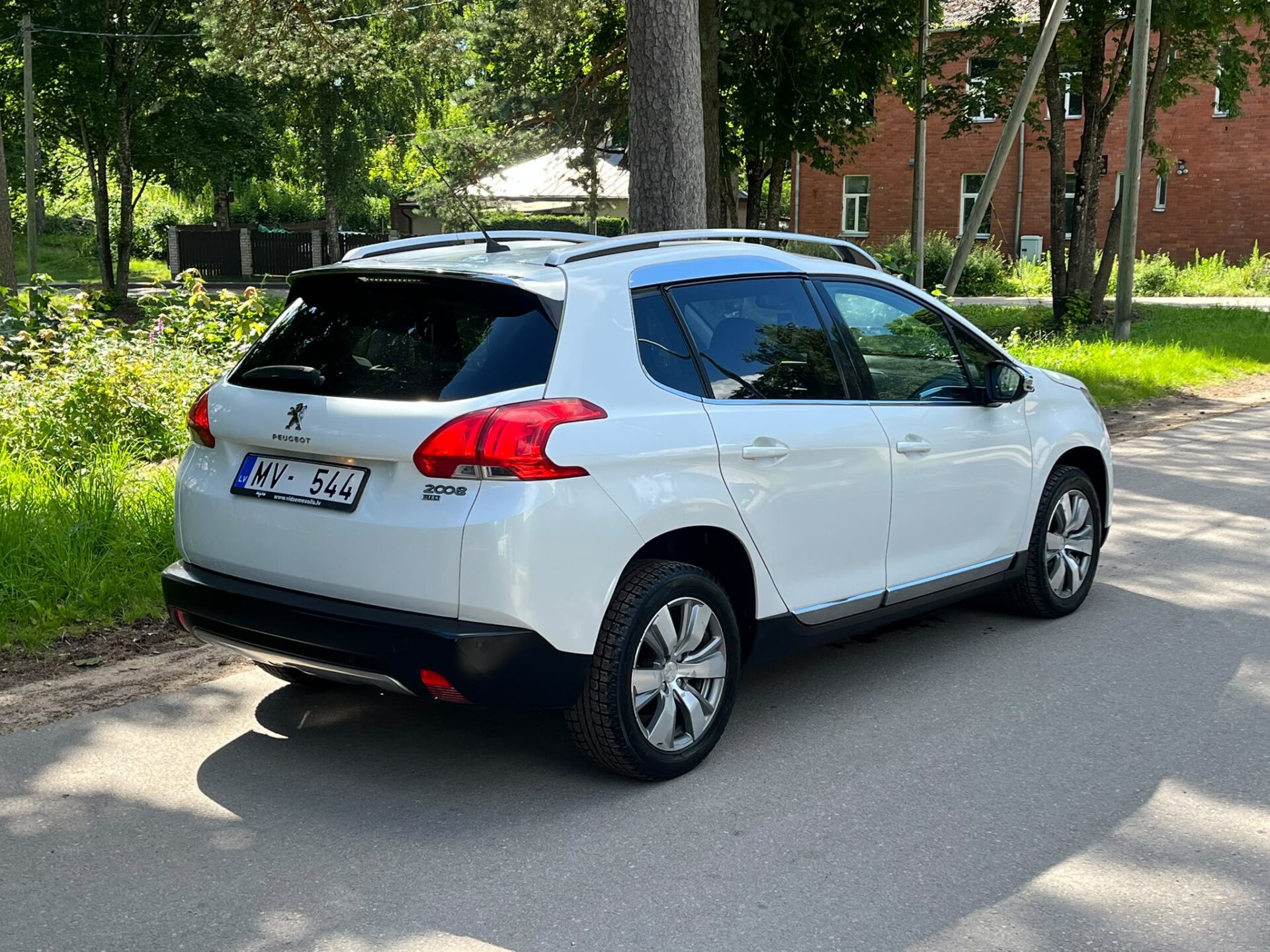 PEUGEOT 2008
