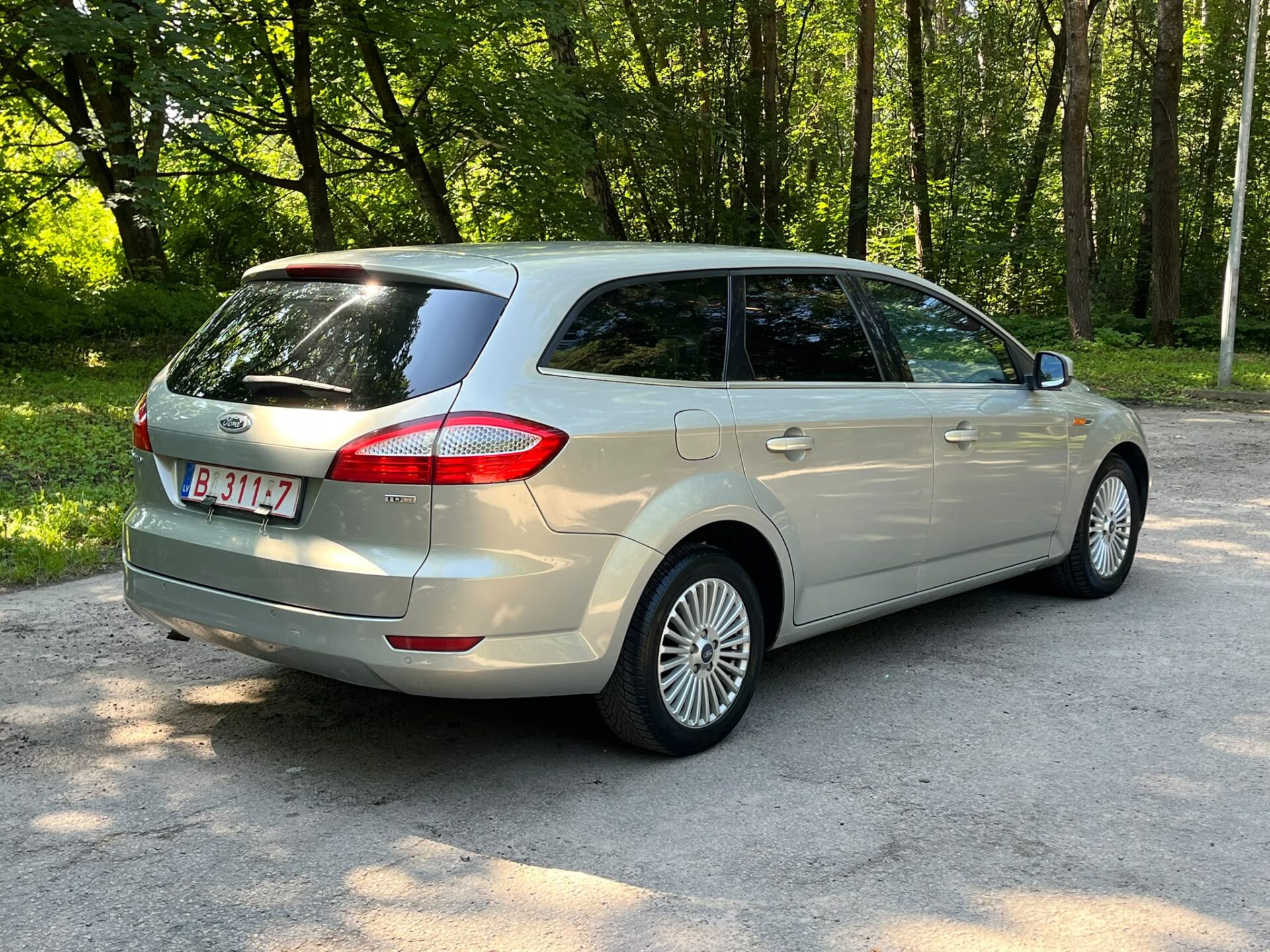 FORD MONDEO