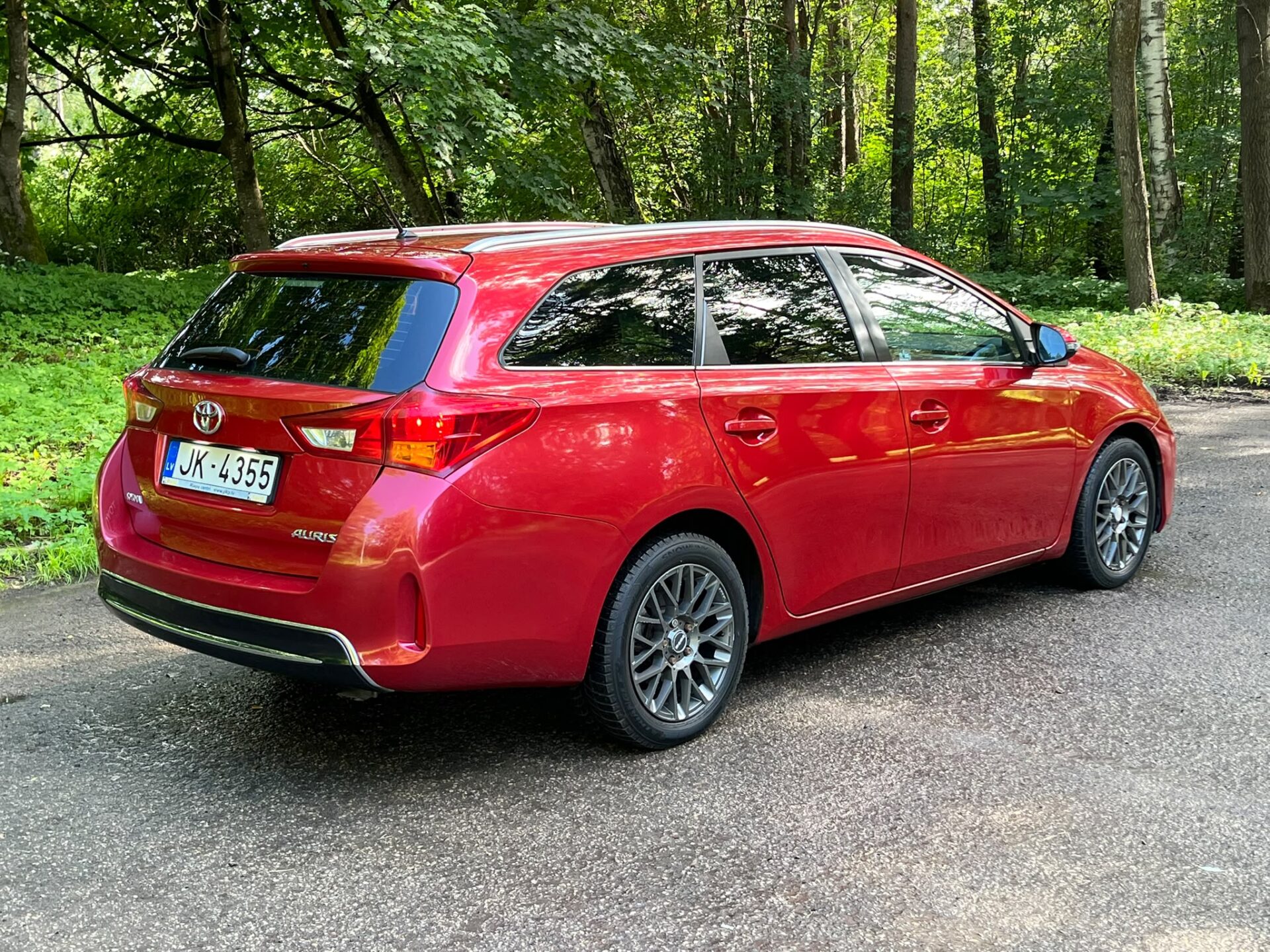 TOYOTA AURIS