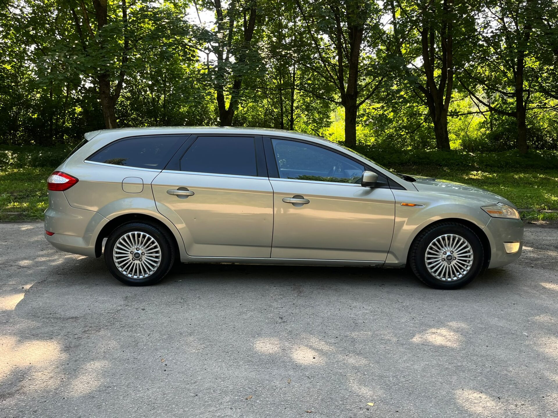 FORD MONDEO