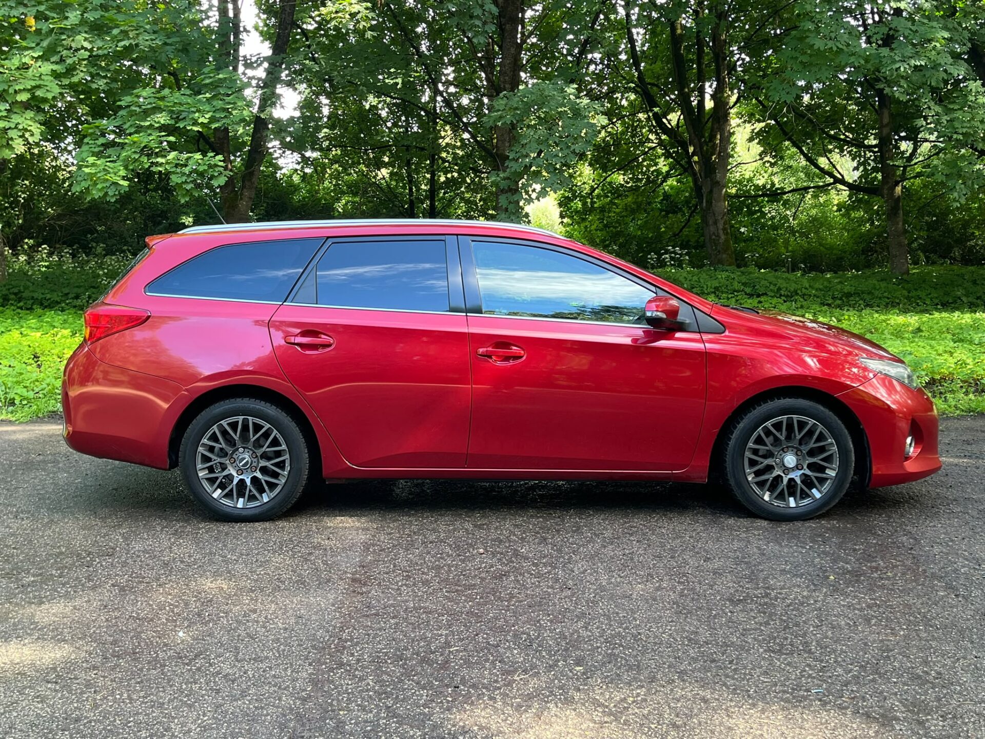 TOYOTA AURIS