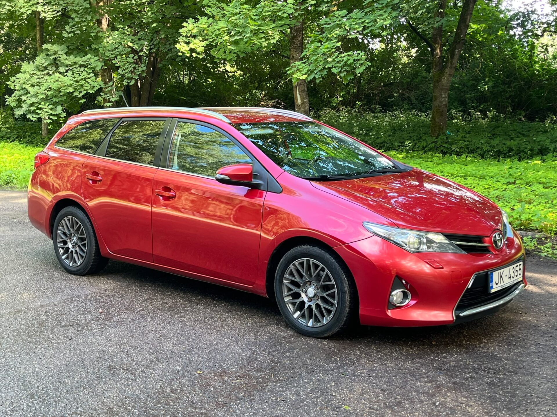 TOYOTA AURIS