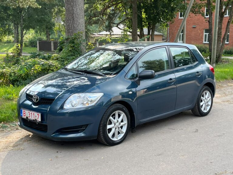 TOYOTA AURIS