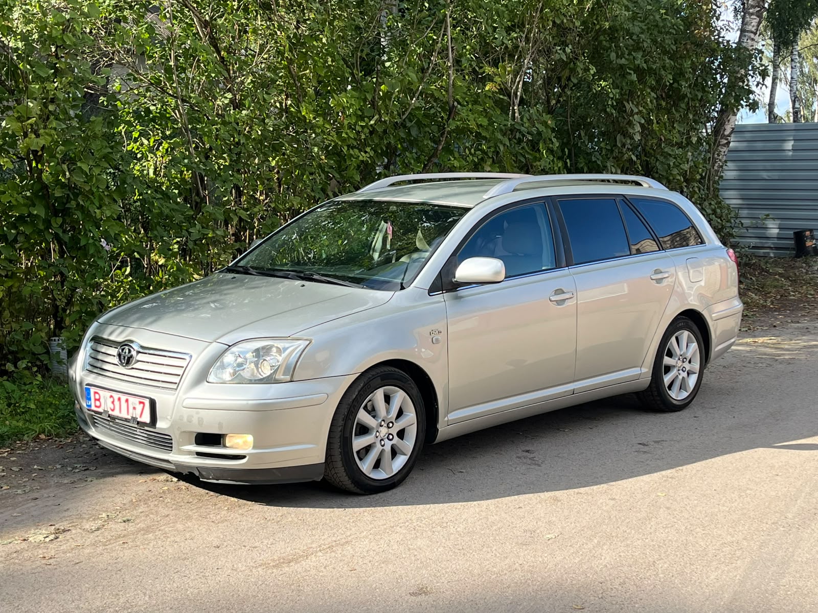 TOYOTA AVENSIS