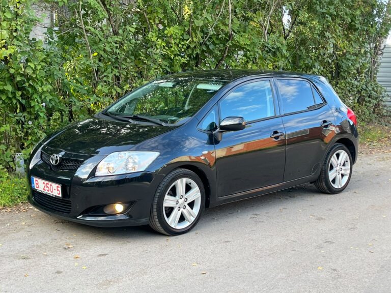 TOYOTA AURIS