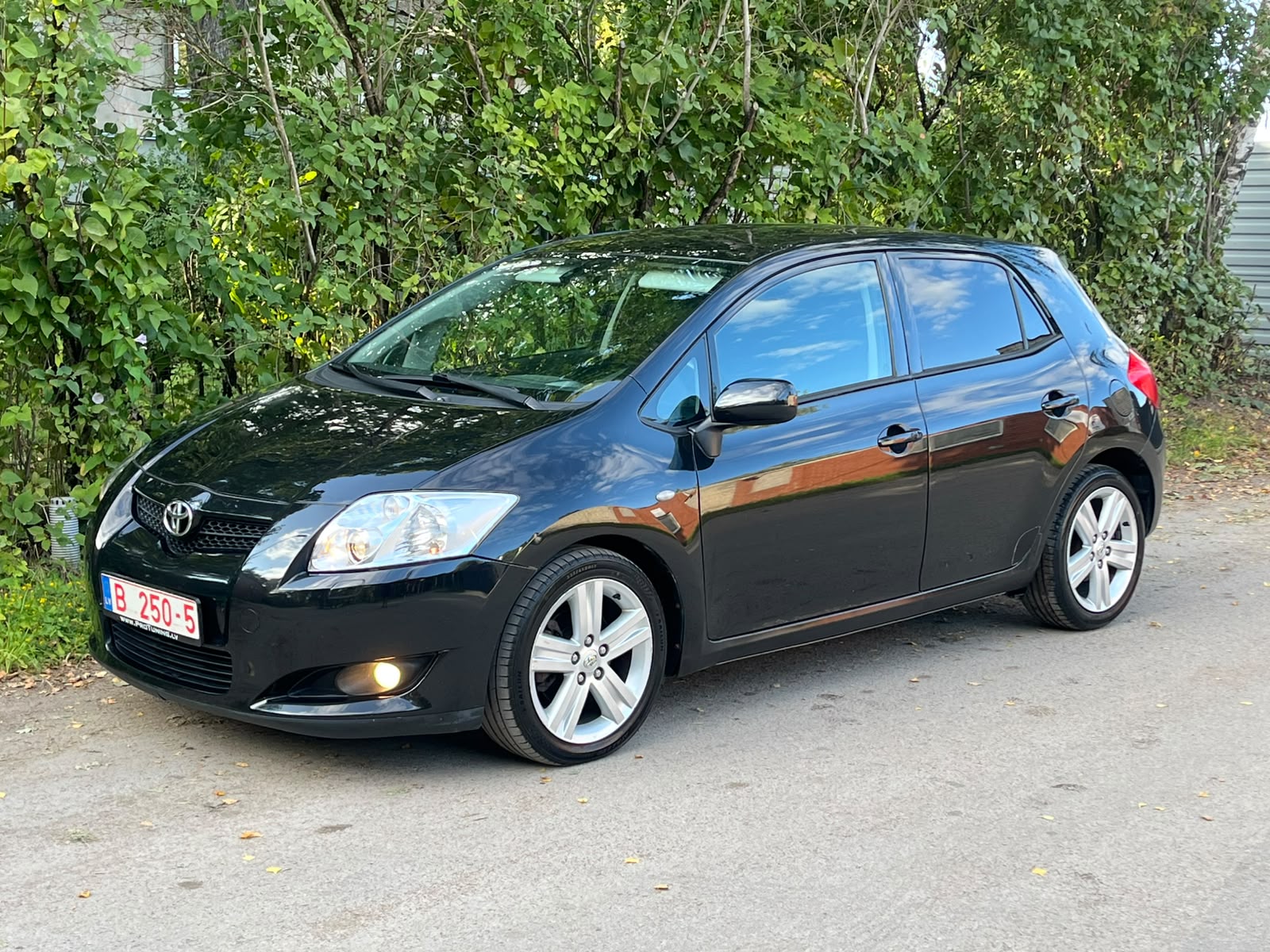 TOYOTA AURIS