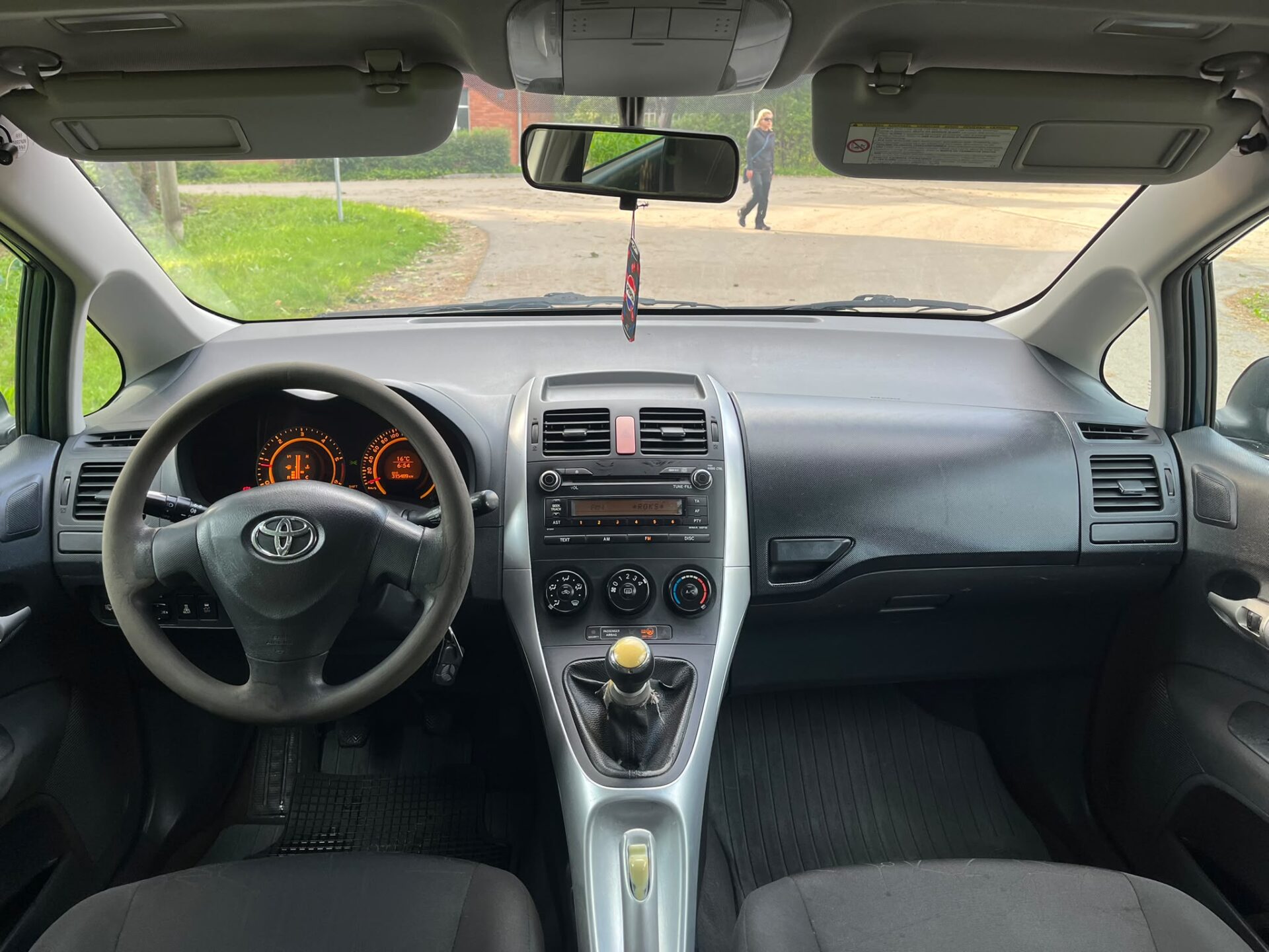 TOYOTA AURIS