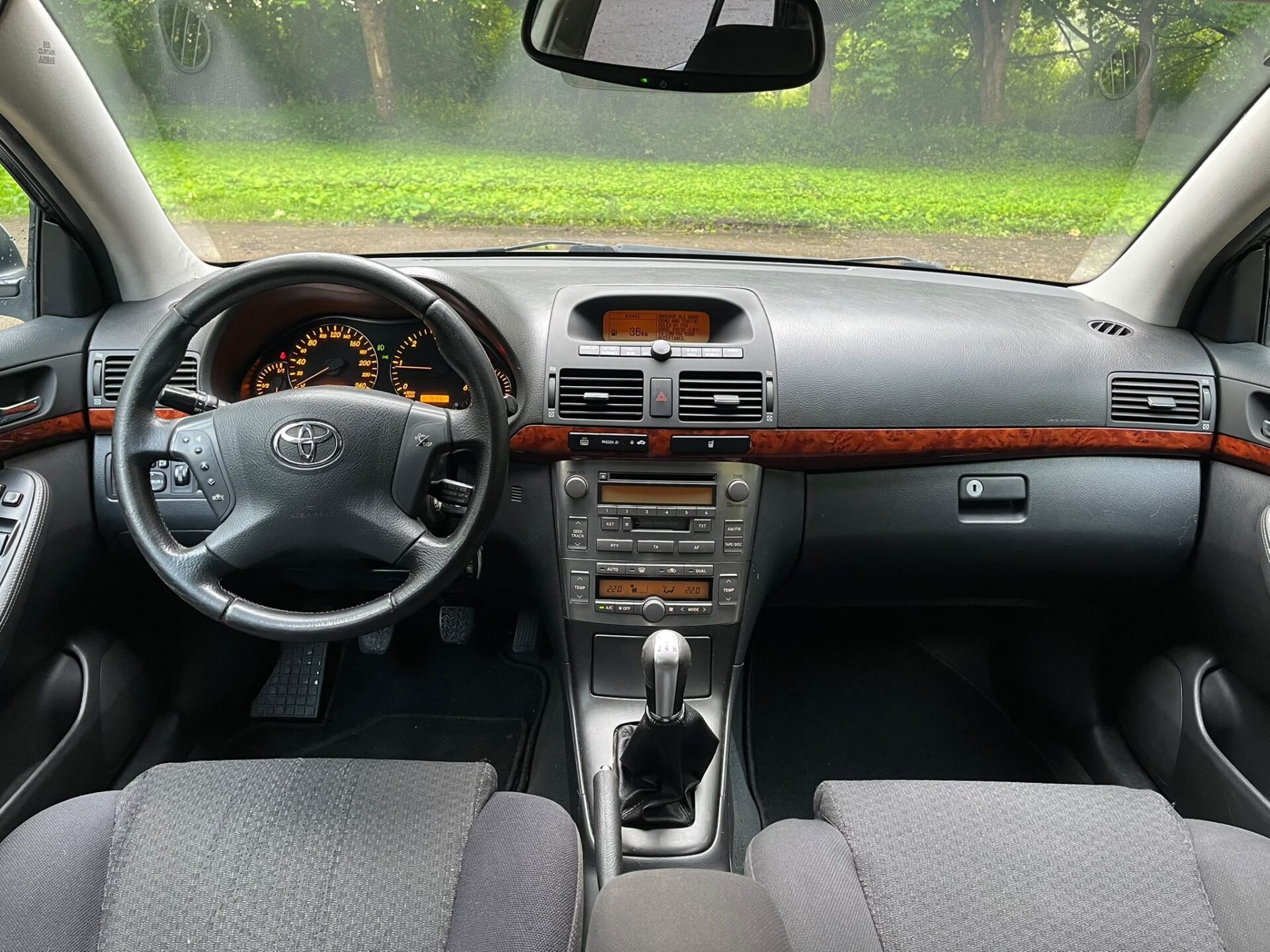 TOYOTA AVENSIS