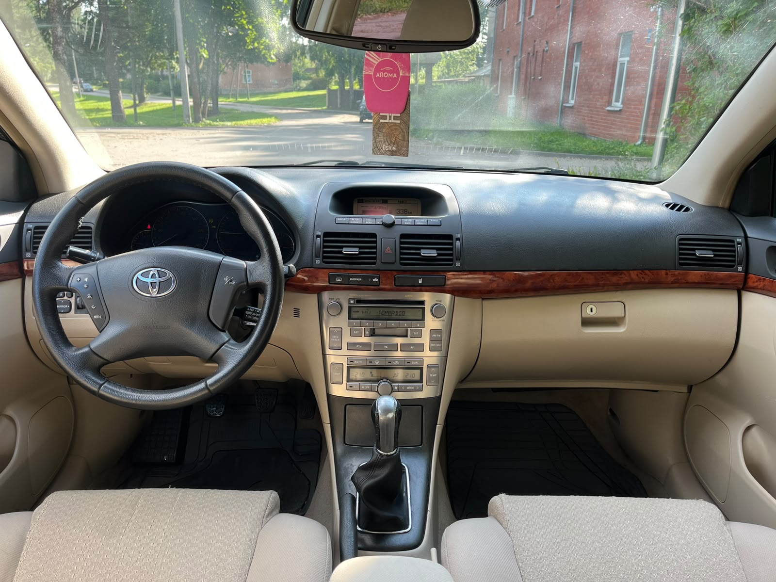 TOYOTA AVENSIS