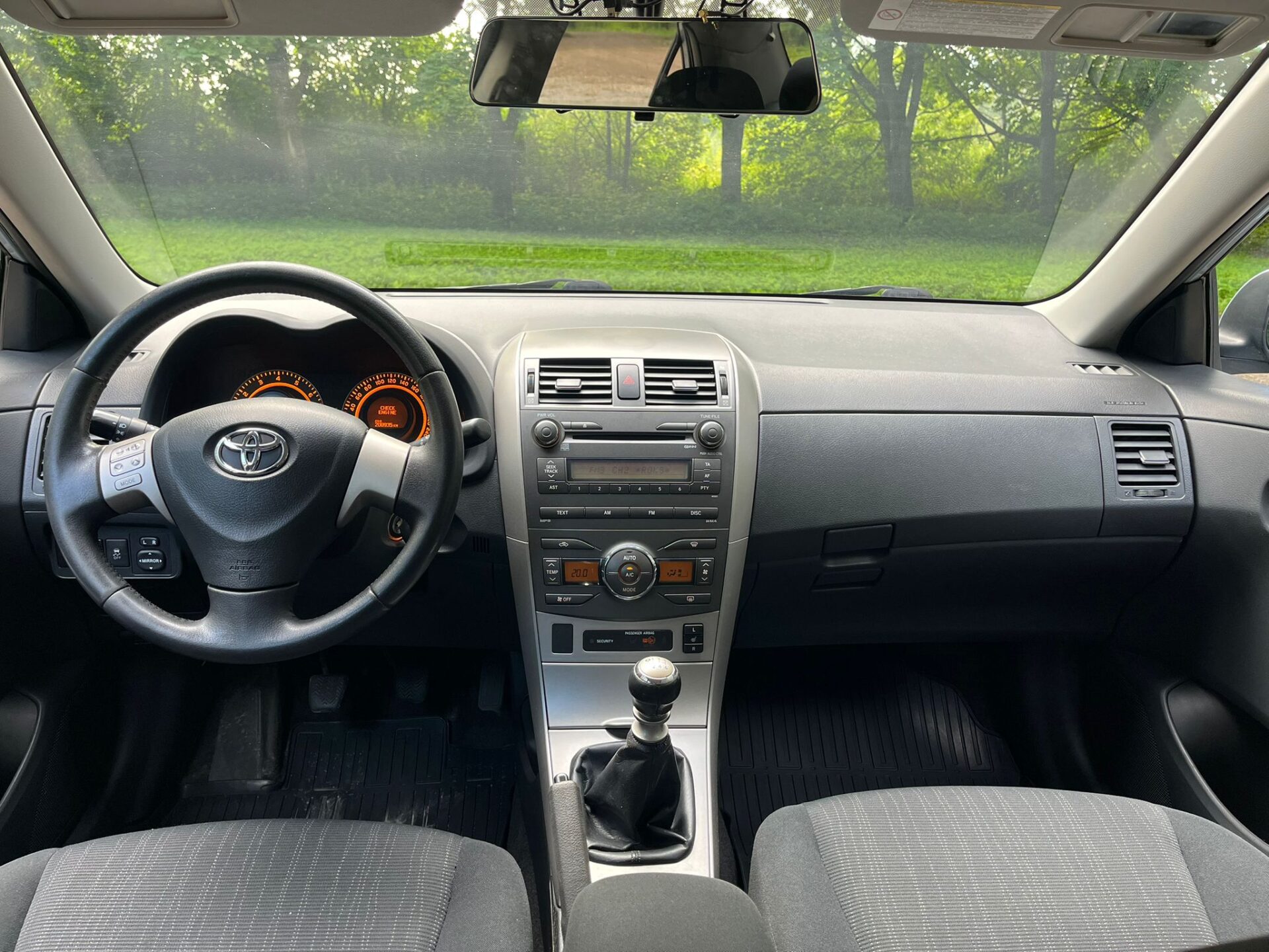 TOYOTA COROLLA