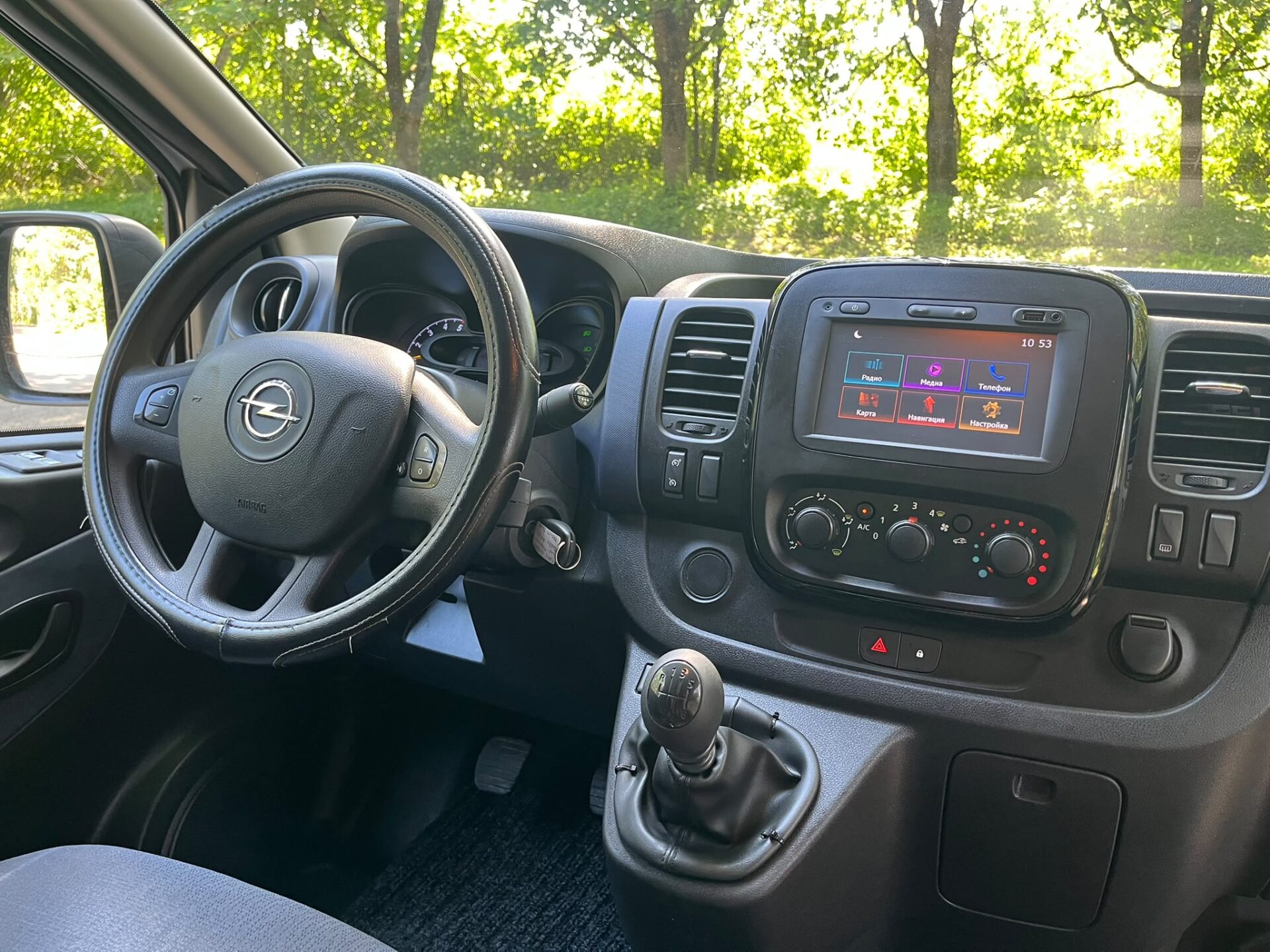 OPEL VIVARO-KRAVAS