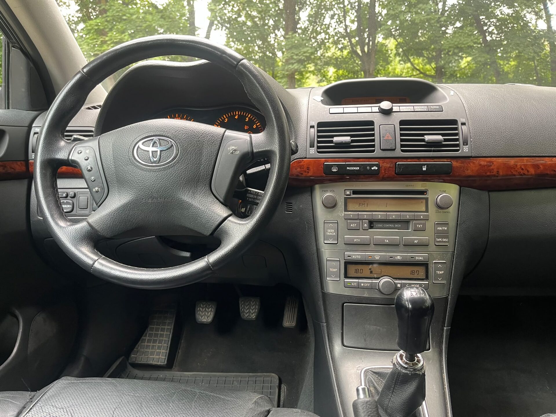 TOYOTA AVENSIS